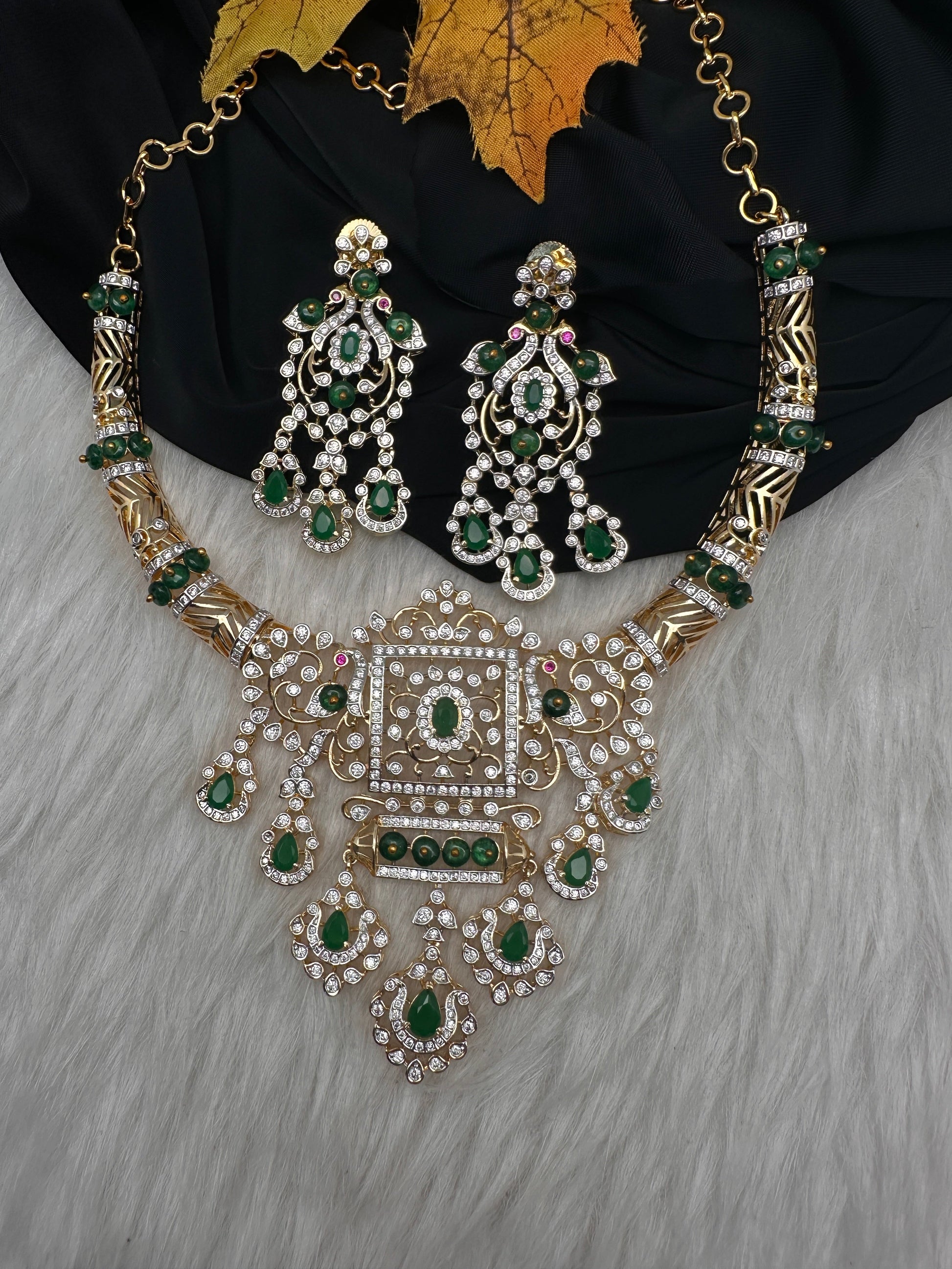 AD Color Stone Kanthi Short Necklace - Green