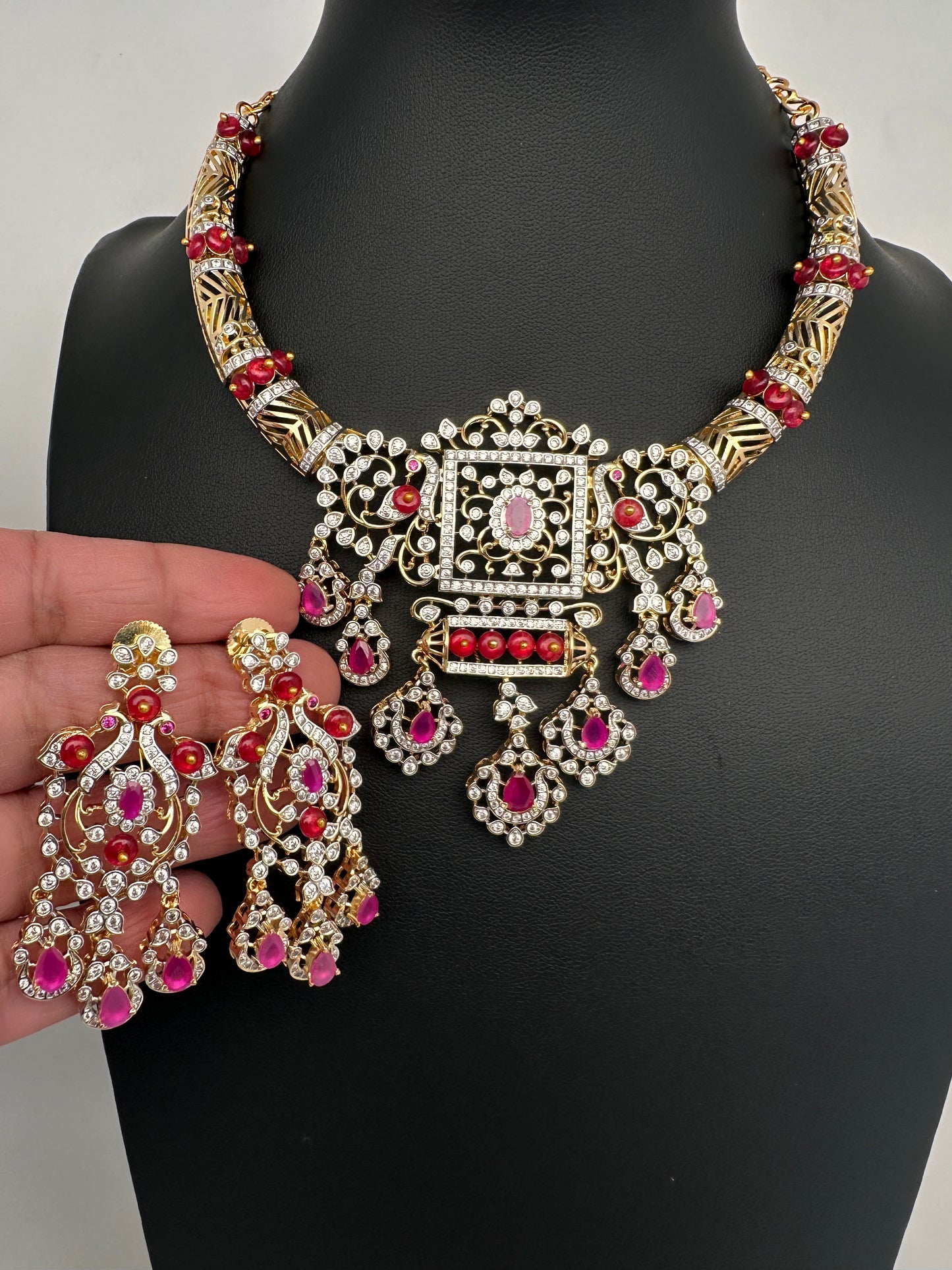 AD Color Stone Kanthi Short Necklace - Red