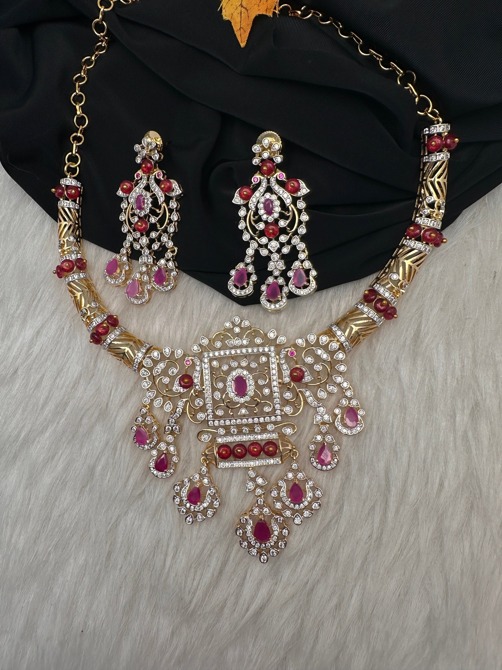 AD Color Stone Kanthi Short Necklace - Red