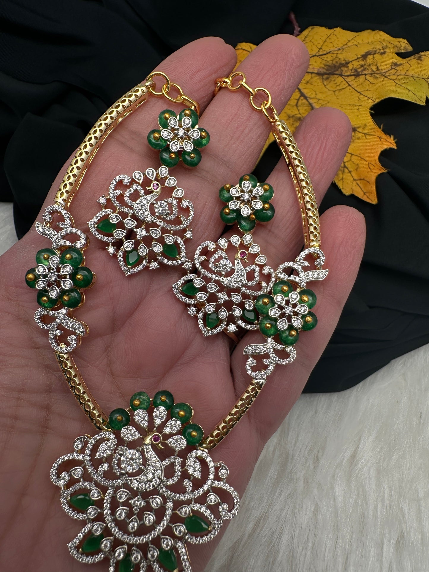 AD Color Stone Kanthi Short Necklace - Green