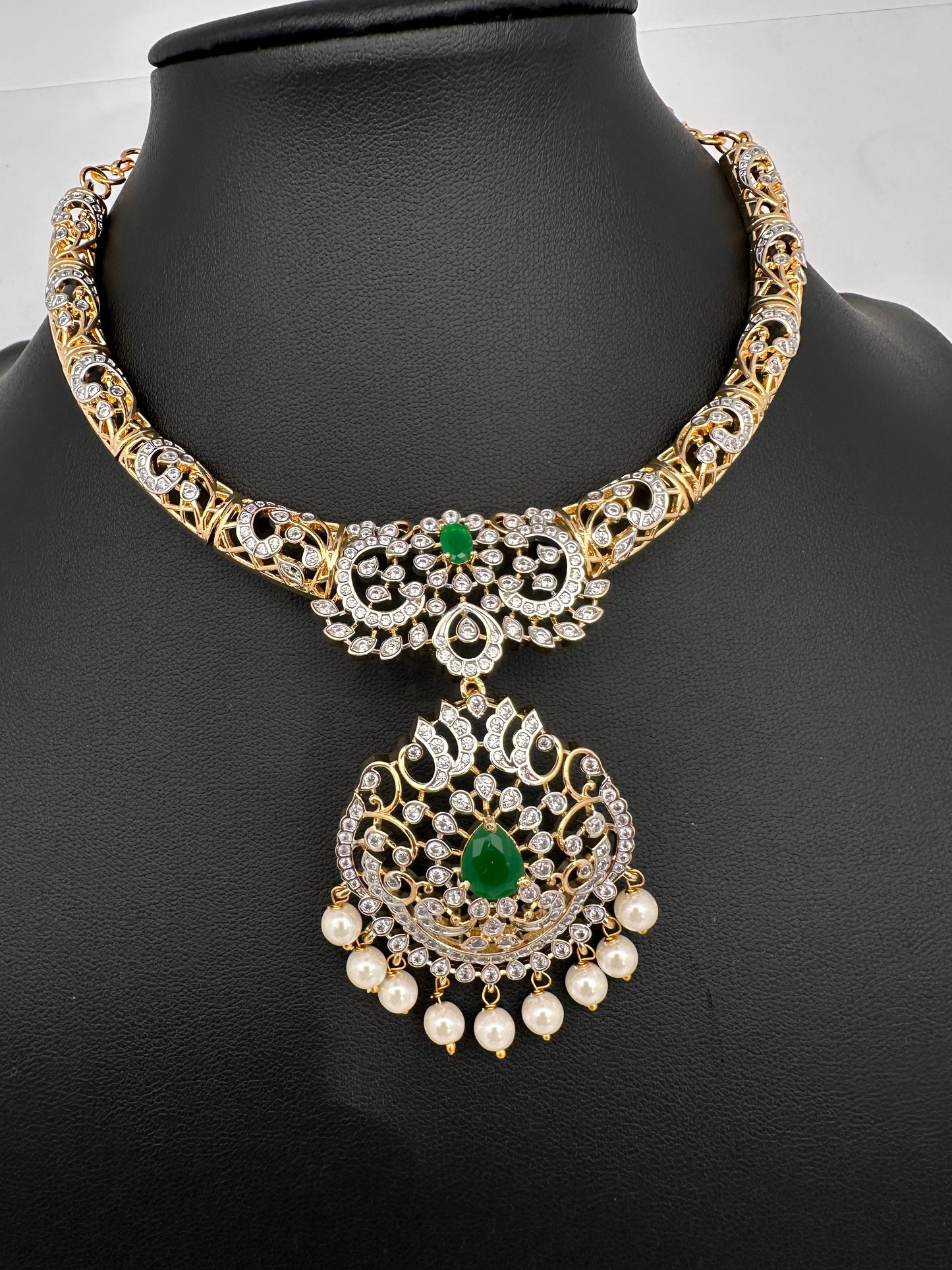 AD Color Stone Kanthi Short Necklace - Green