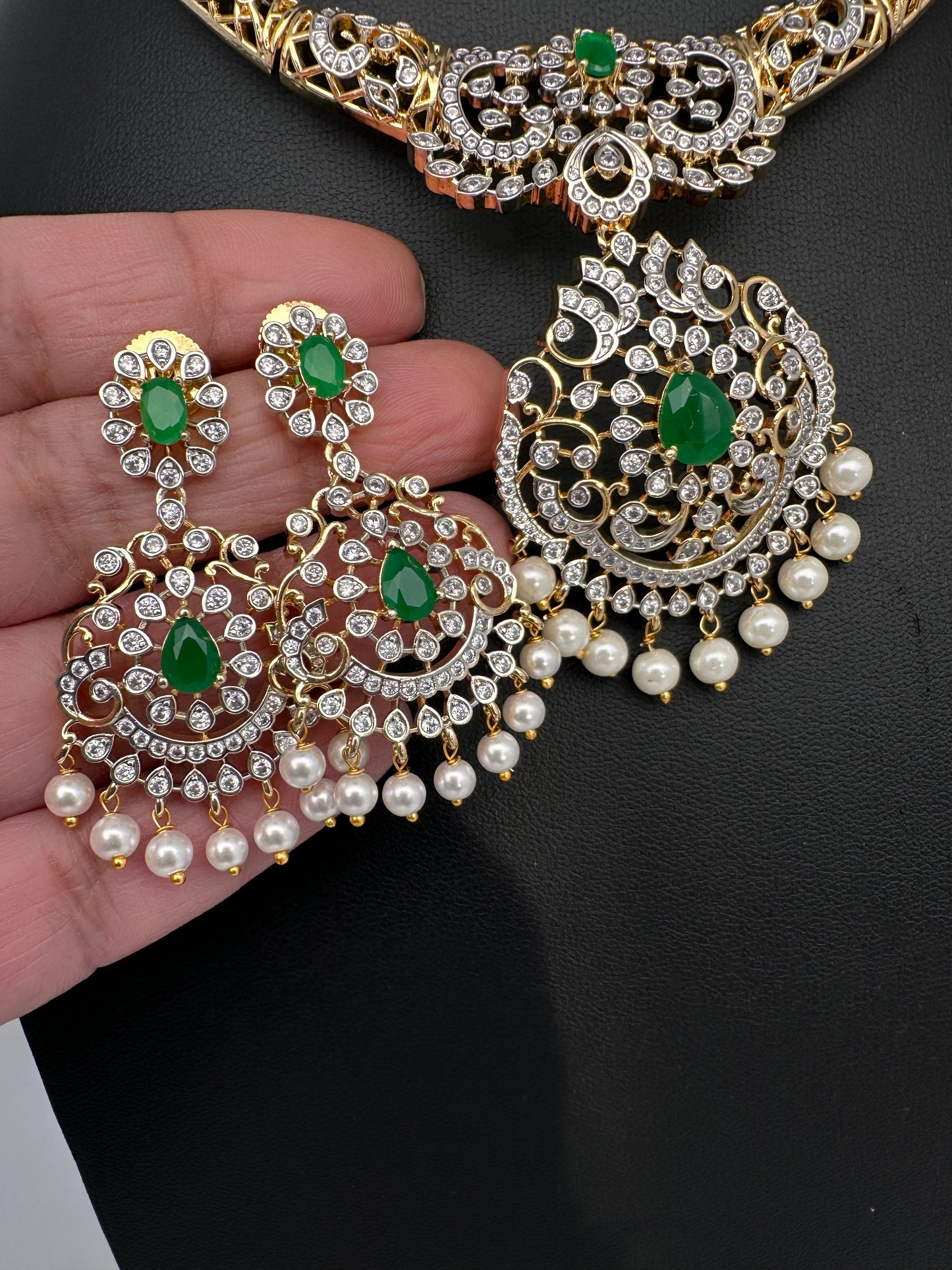 AD Color Stone Kanthi Short Necklace - Green