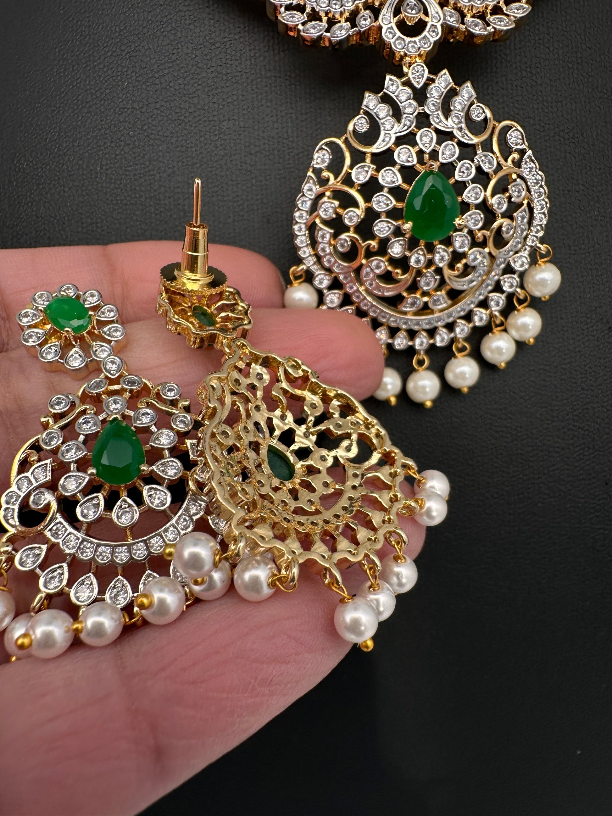 AD Color Stone Kanthi Short Necklace - Green