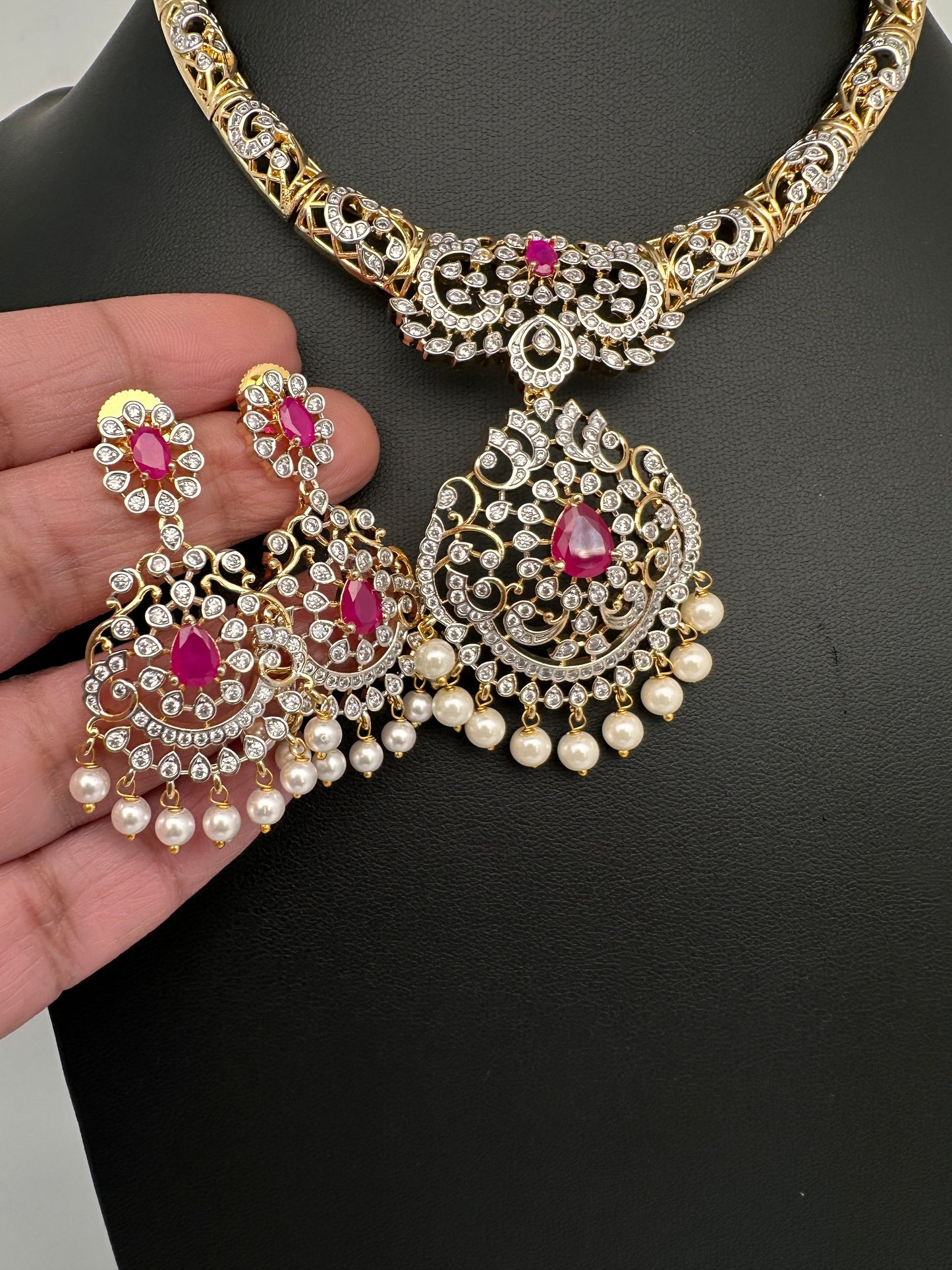 AD Color Stone Kanthi Short Necklace - Red