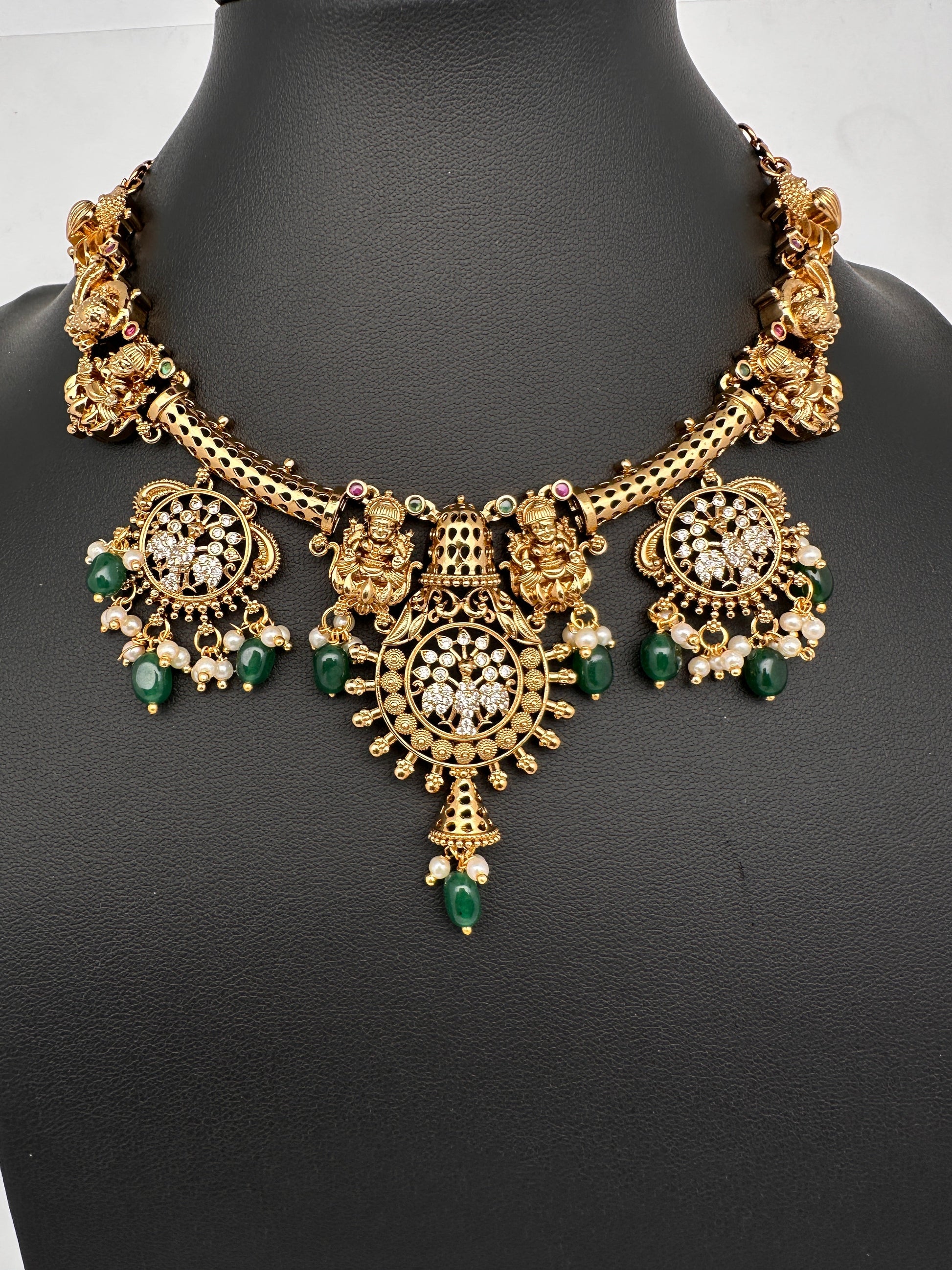 Matte Goddess Lakhmi Color Stone Kanthi Short Necklace - Green