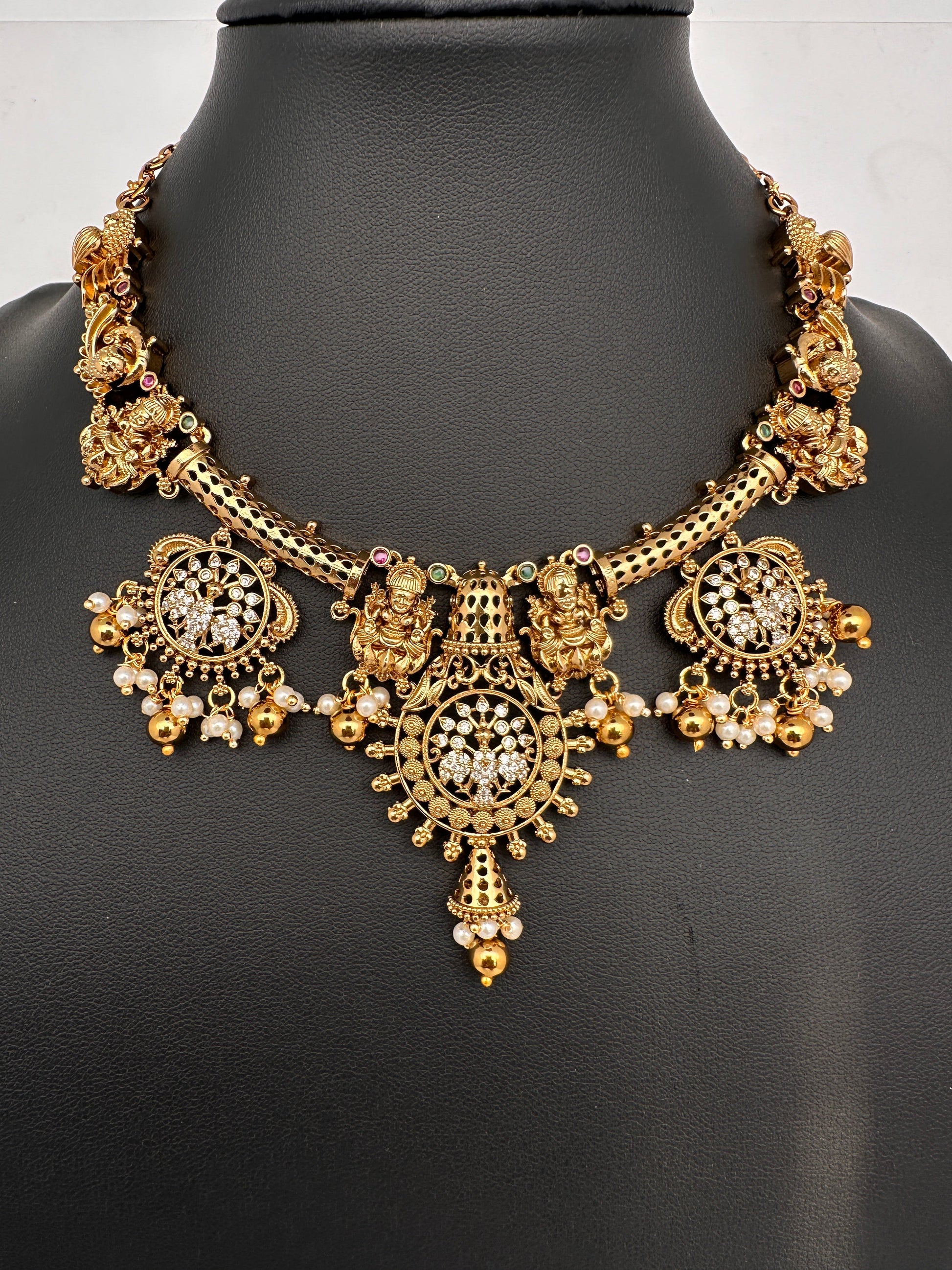 Matte Goddess Lakhmi Color Stone Kanthi Short Necklace - Pearl