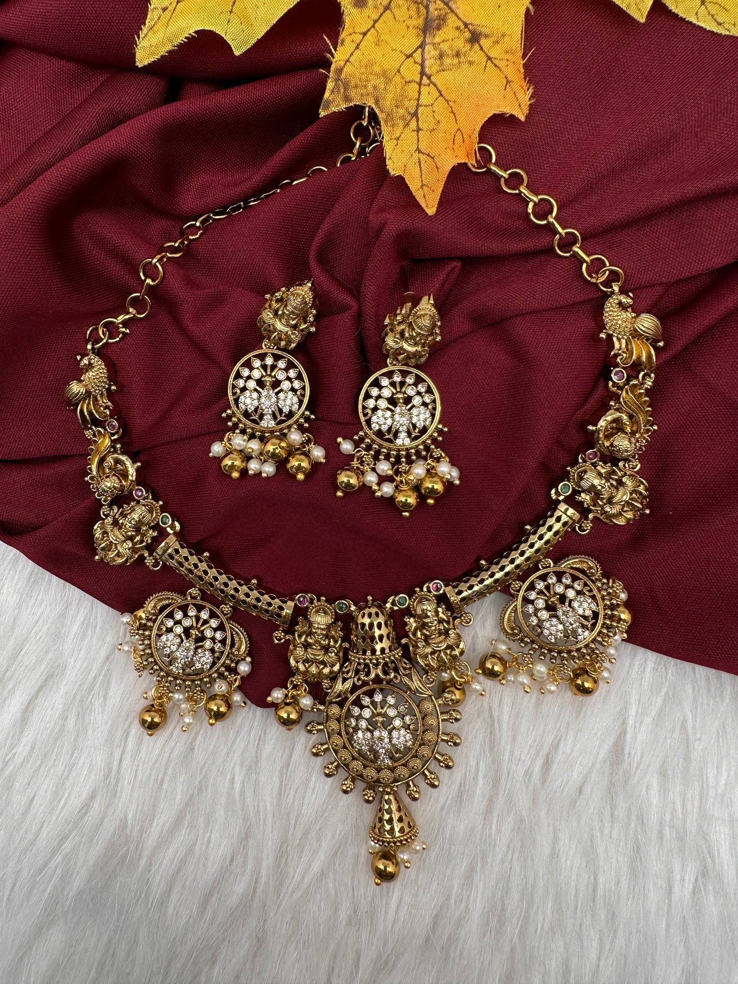 Matte Goddess Lakhmi Color Stone Kanthi Short Necklace - Pearl