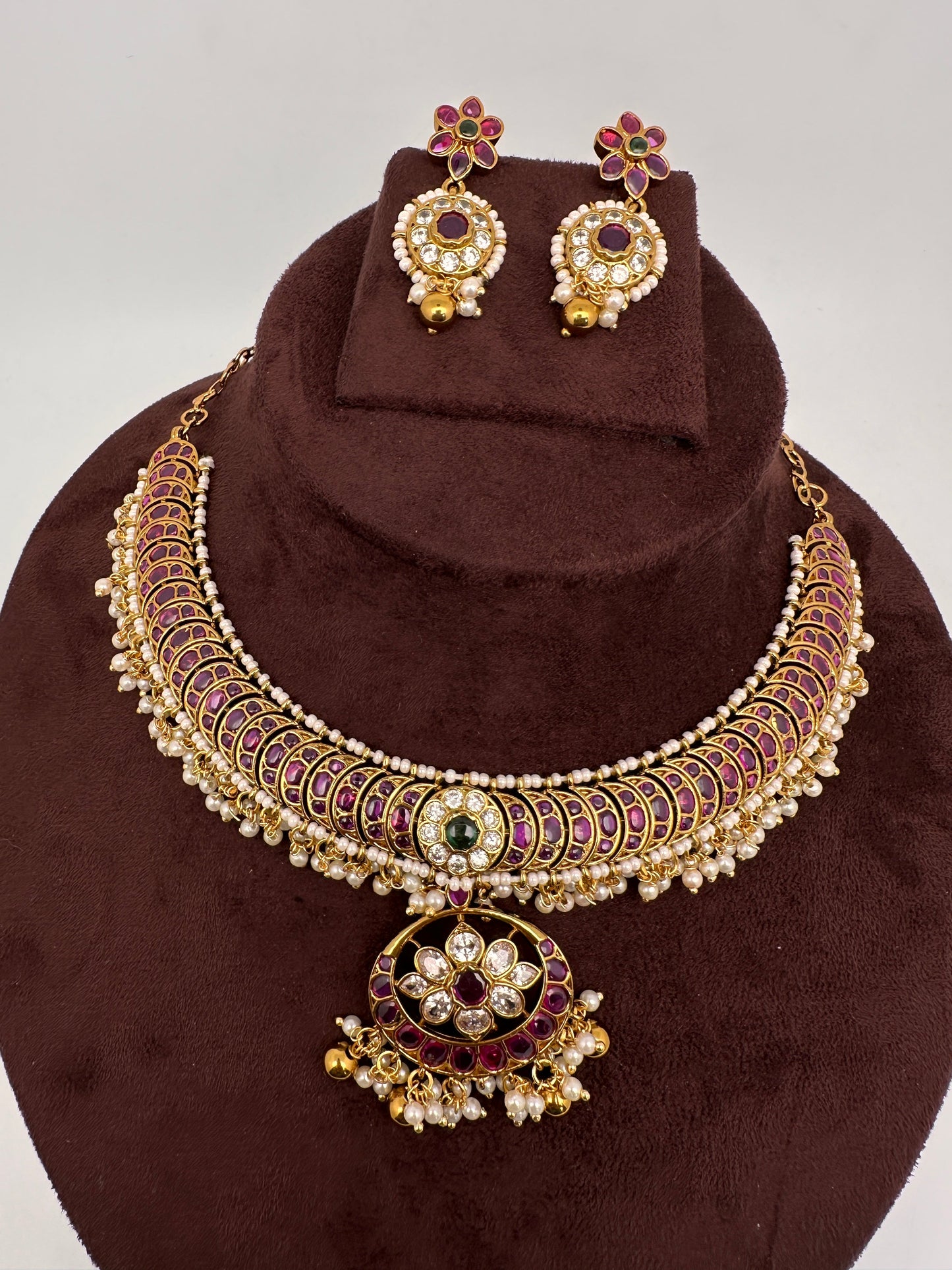 Matte Kemp Detachable Pendent Neckline Short Necklace - Red