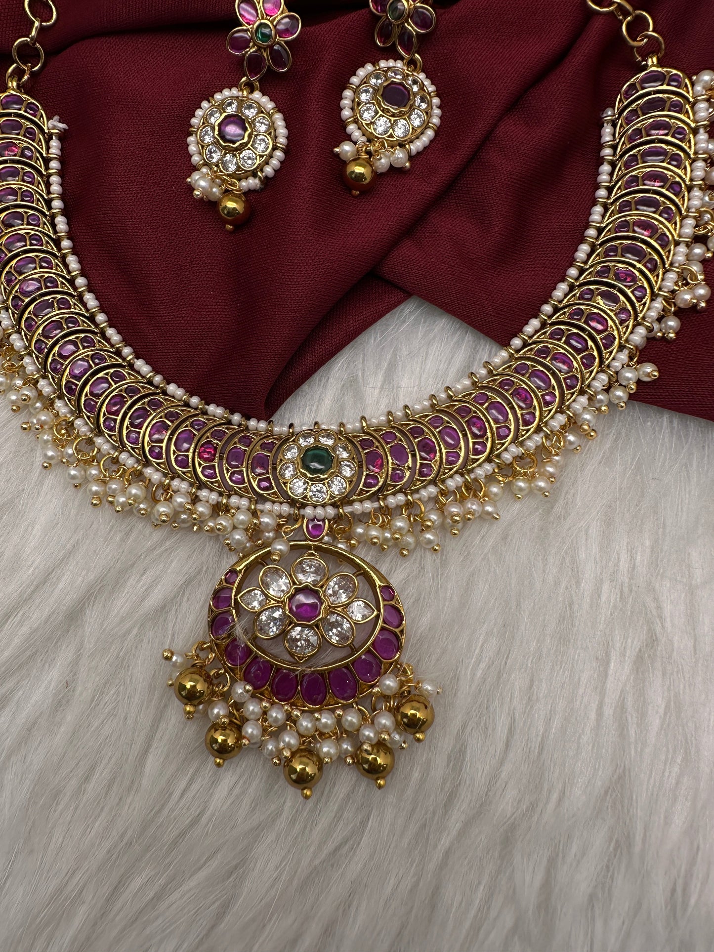 Matte Kemp Detachable Pendent Neckline Short Necklace - Red