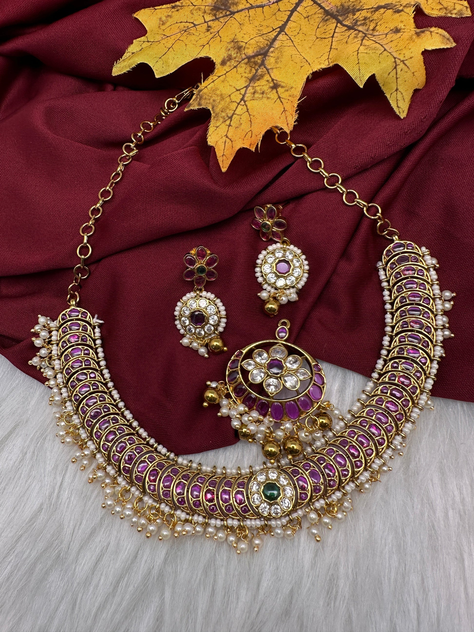 Matte Kemp Detachable Pendent Neckline Short Necklace - Red