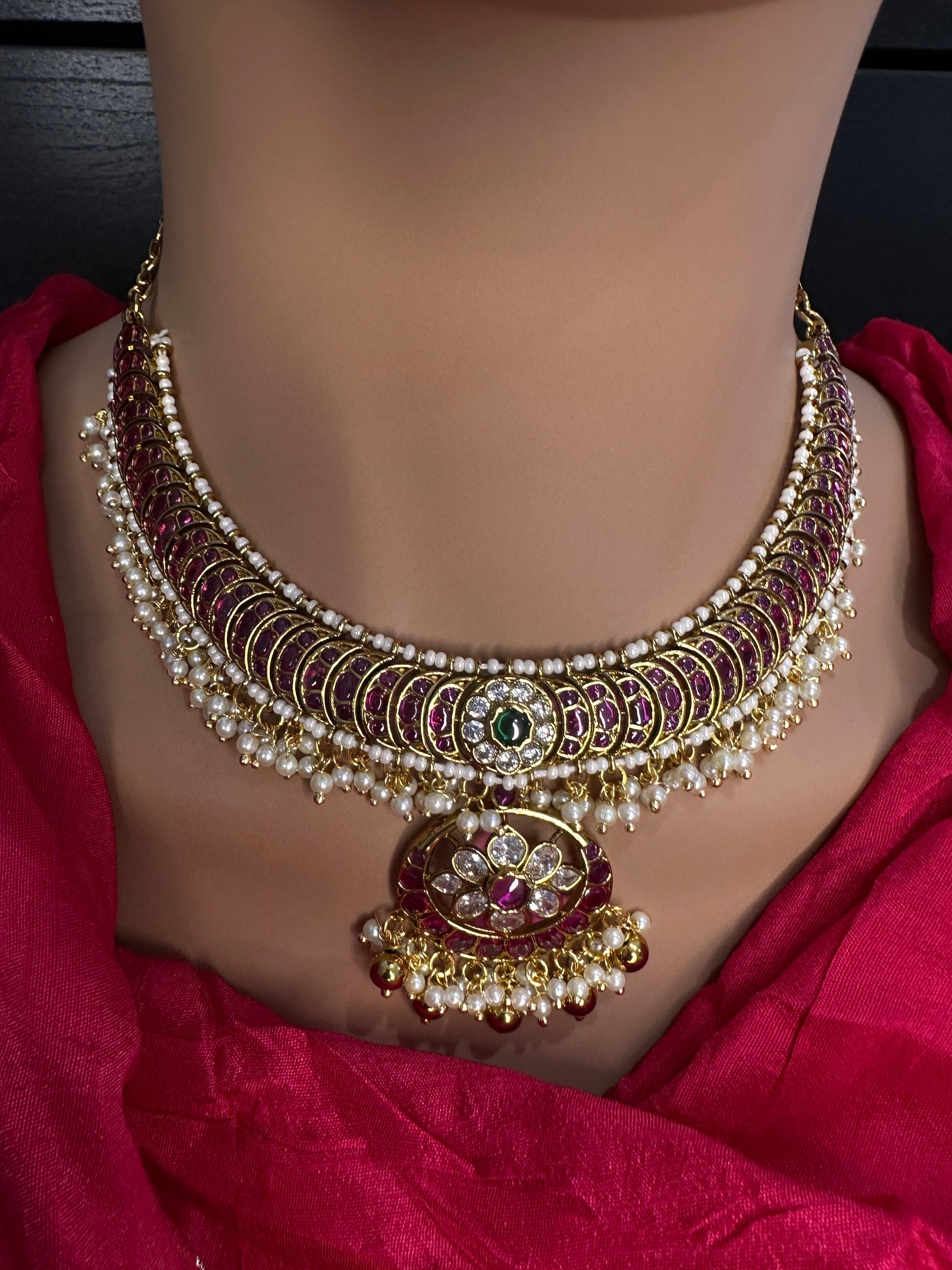 Matte Kemp Detachable Pendent Neckline Short Necklace - Red