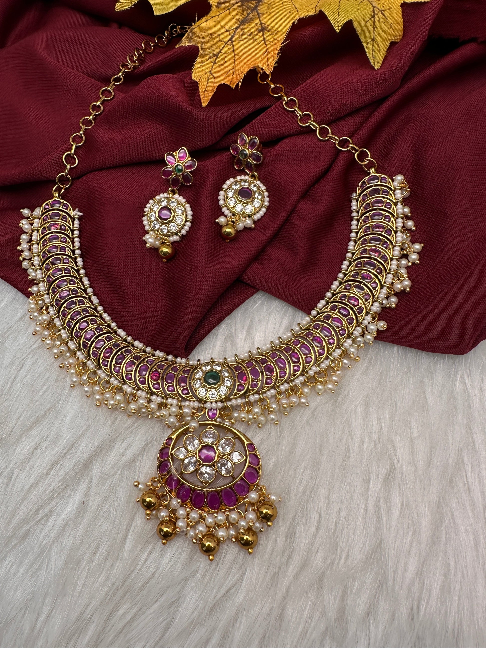 Matte Kemp Detachable Pendent Neckline Short Necklace - Red