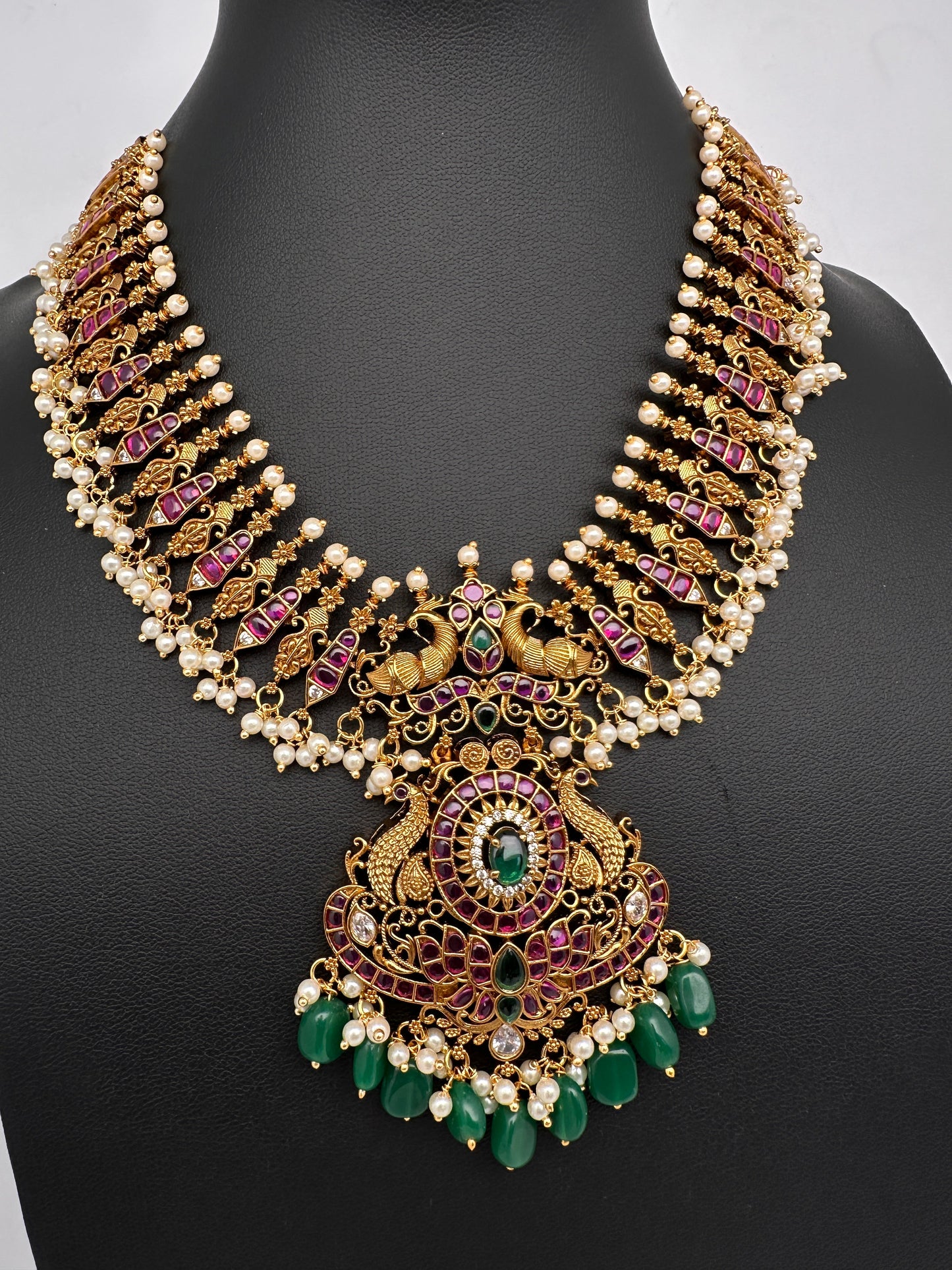 Matte Kemp Peacock Short Necklace