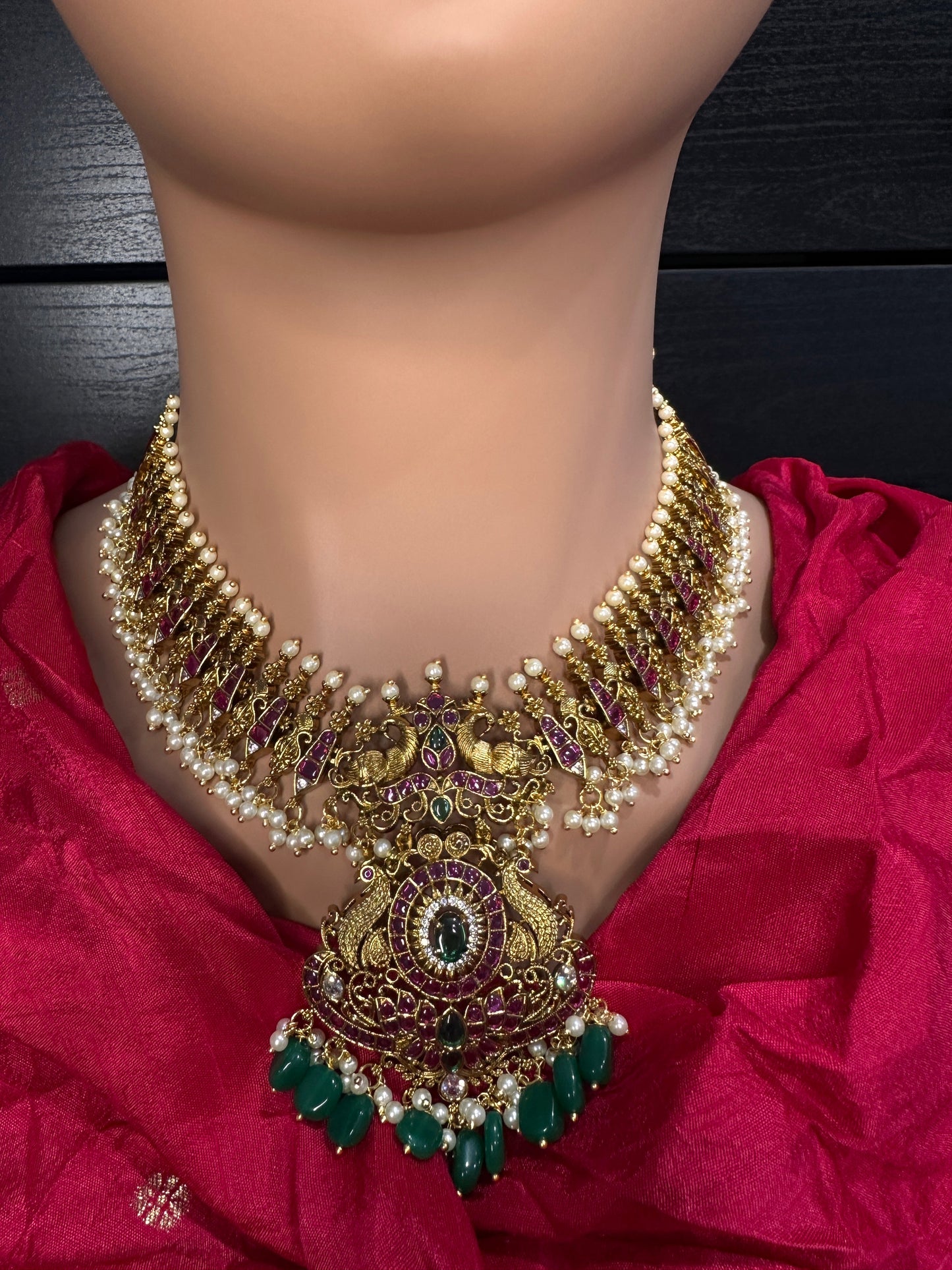 Matte Kemp Peacock Short Necklace