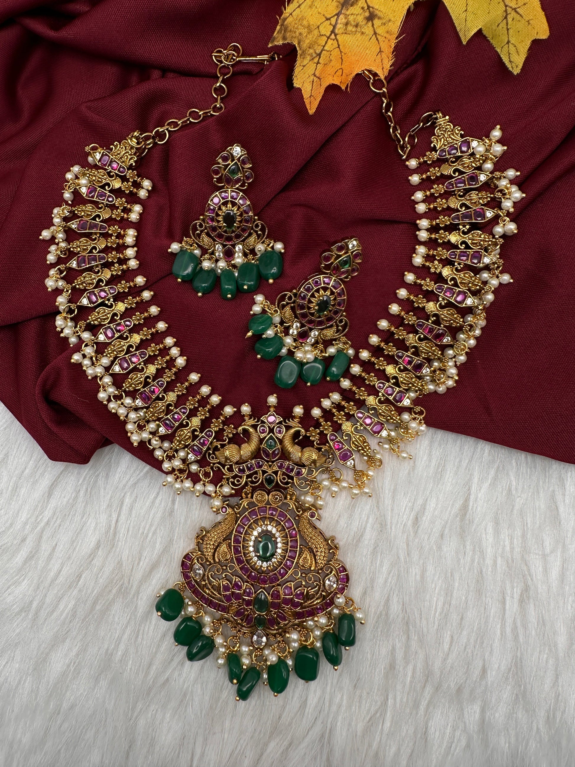 Matte Kemp Peacock Short Necklace