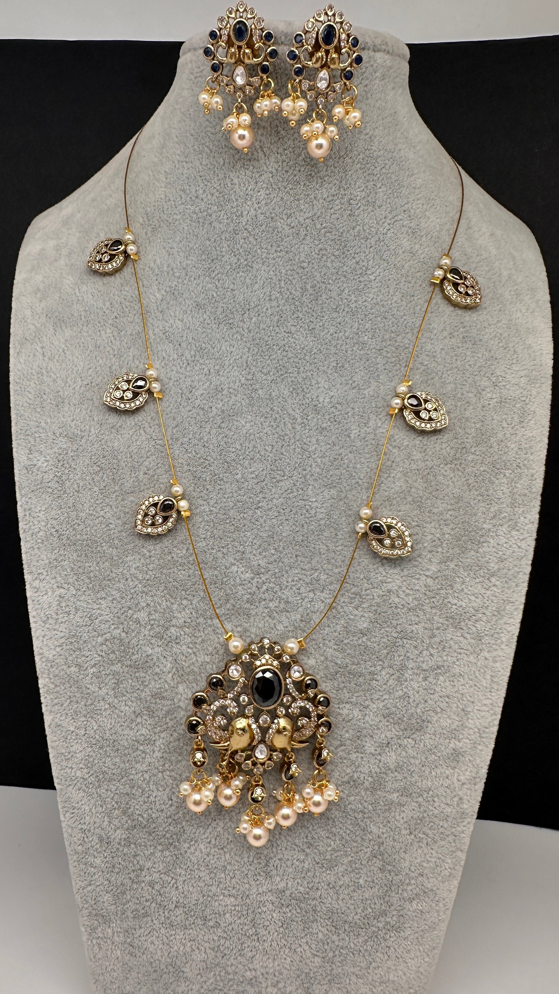 CZ Victorian Dainty Invisible Short Necklace - Blue