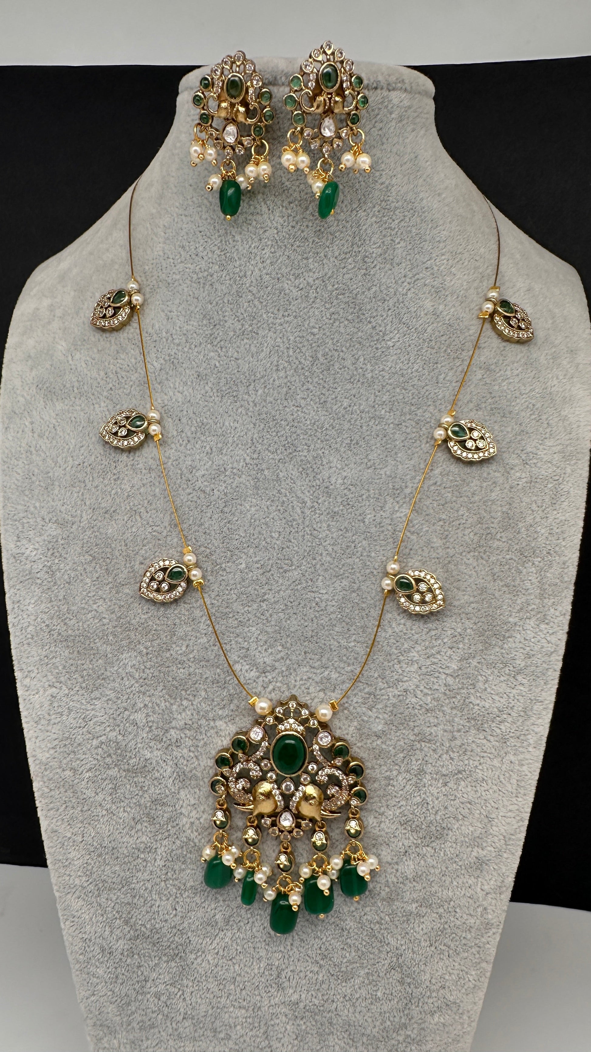 CZ Victorian Dainty Invisible Short Necklace - Green