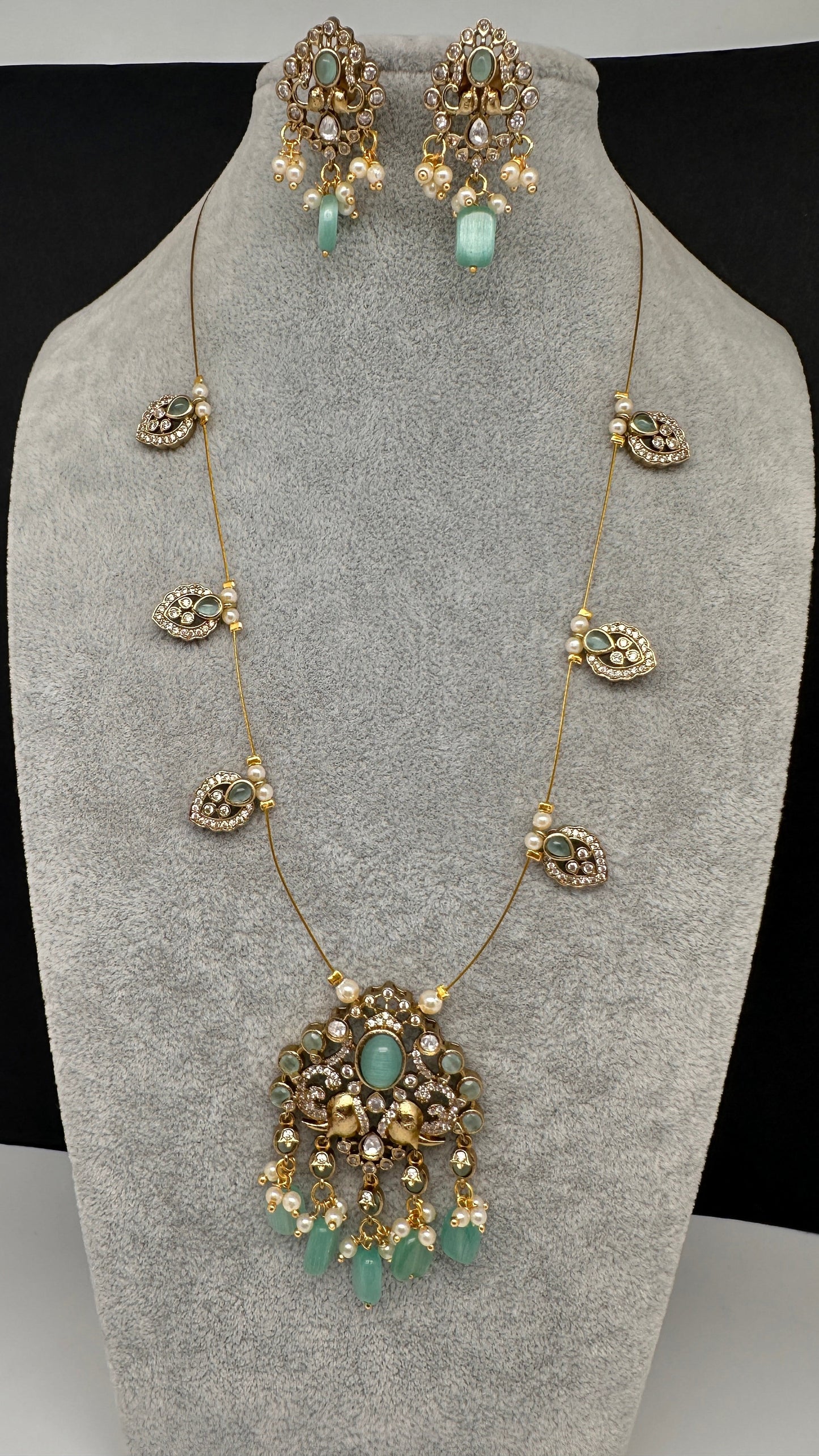 CZ Victorian Dainty Invisible Short Necklace - MintGreen