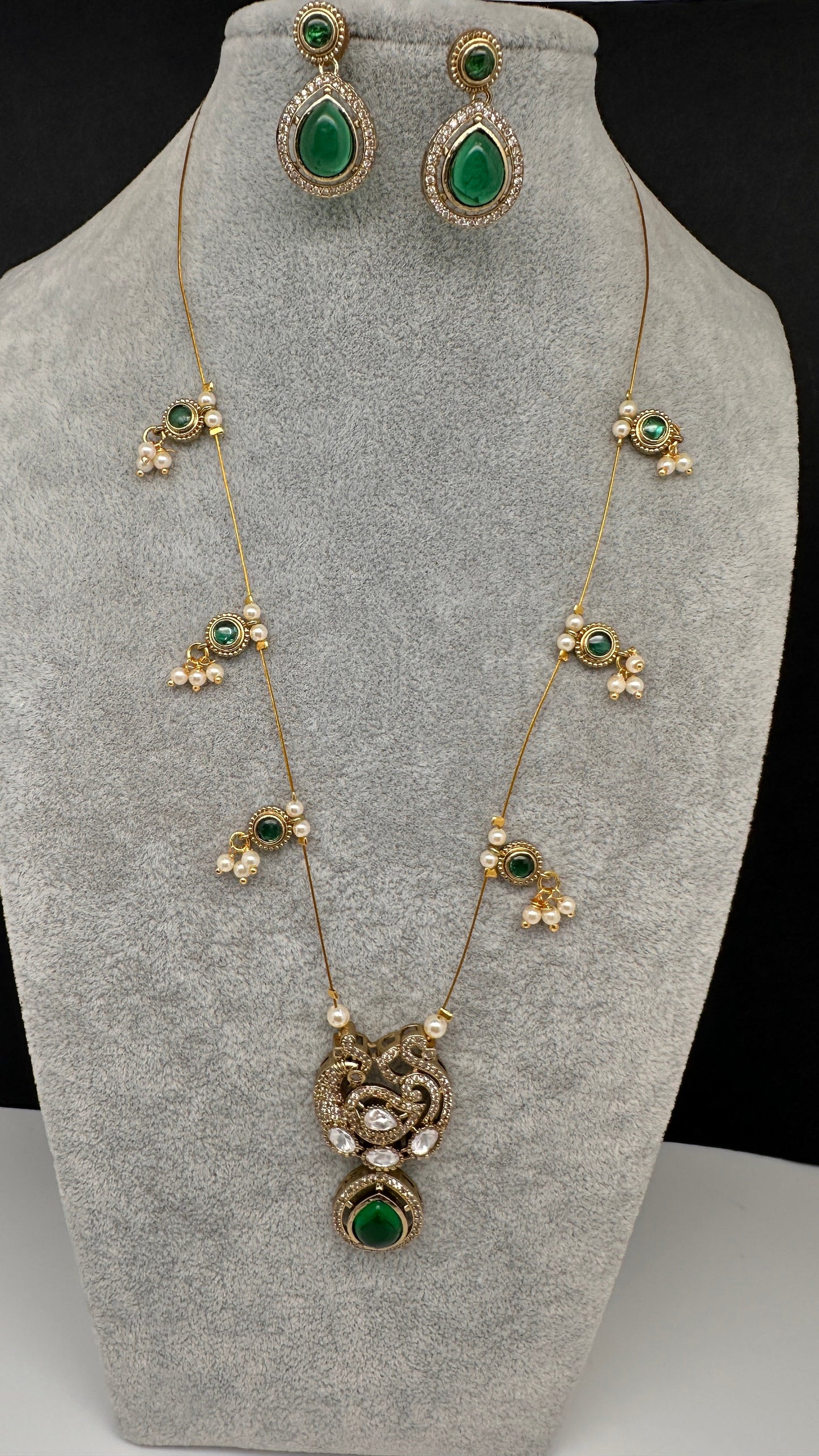 CZ Victorian Dainty Invisible Short Necklace - Green