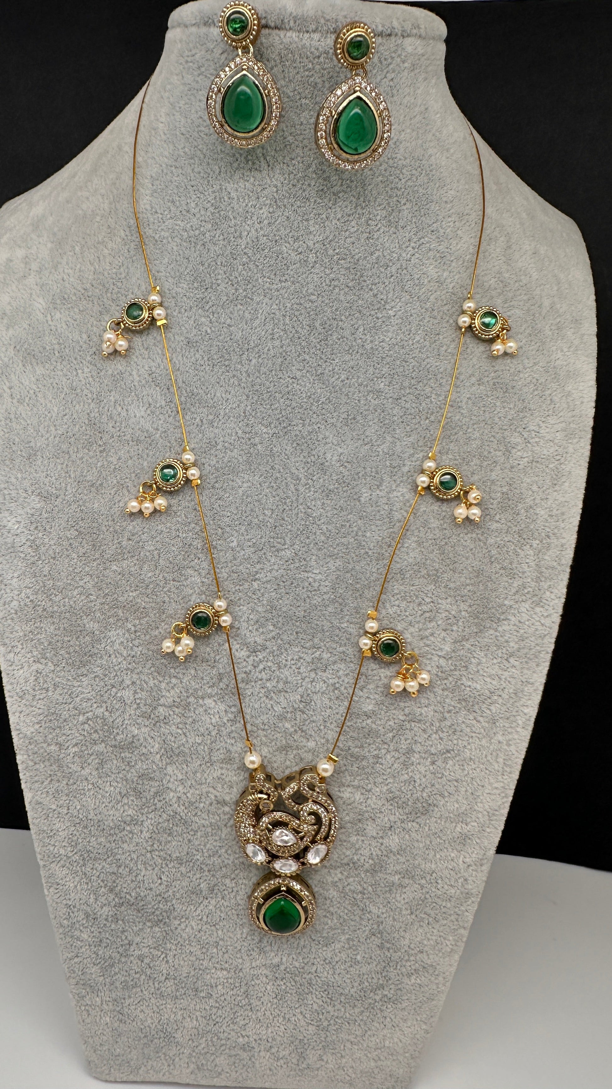 CZ Victorian Dainty Invisible Short Necklace - Green