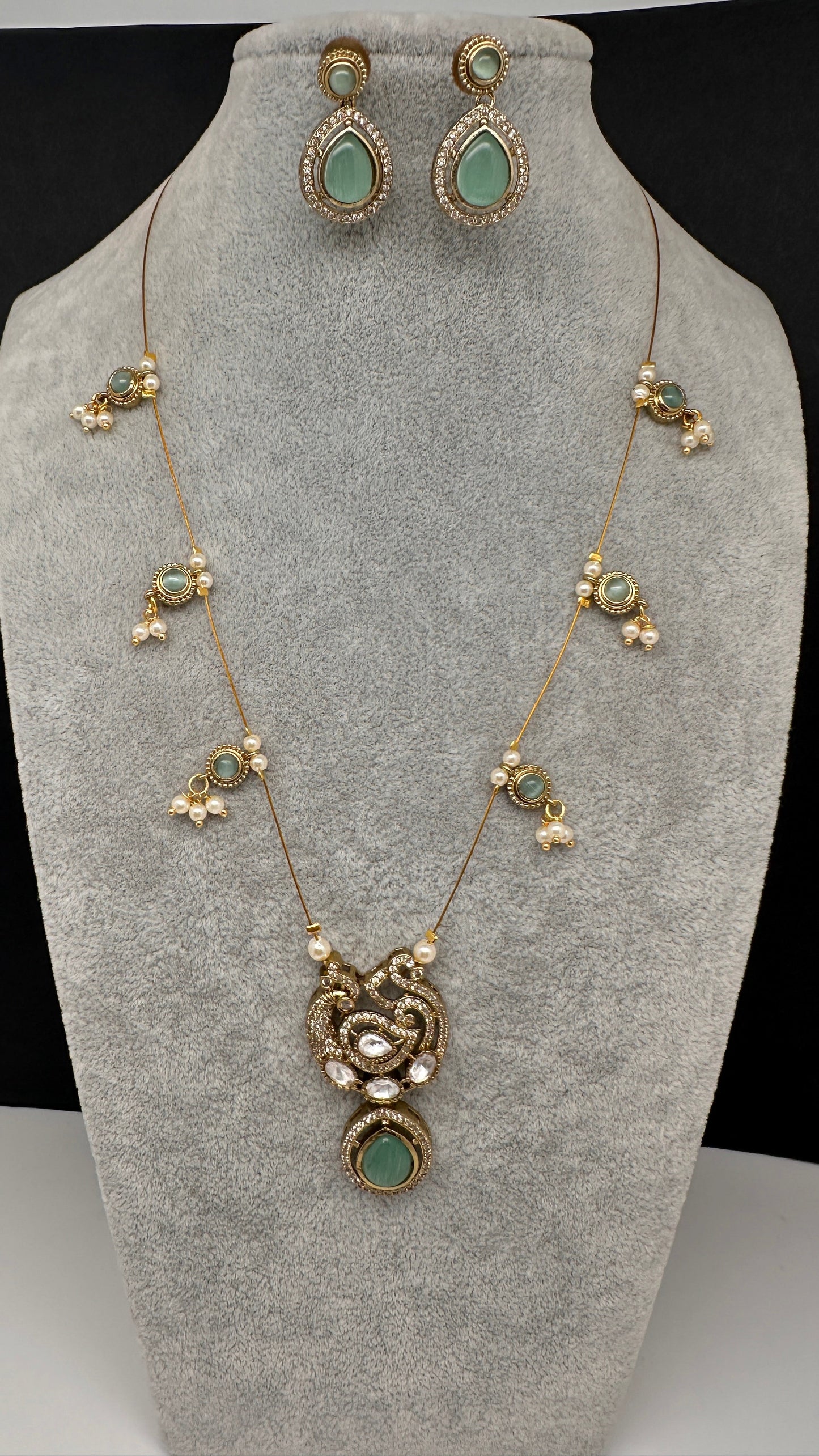 CZ Victorian Dainty Invisible Short Necklace - MintGreen