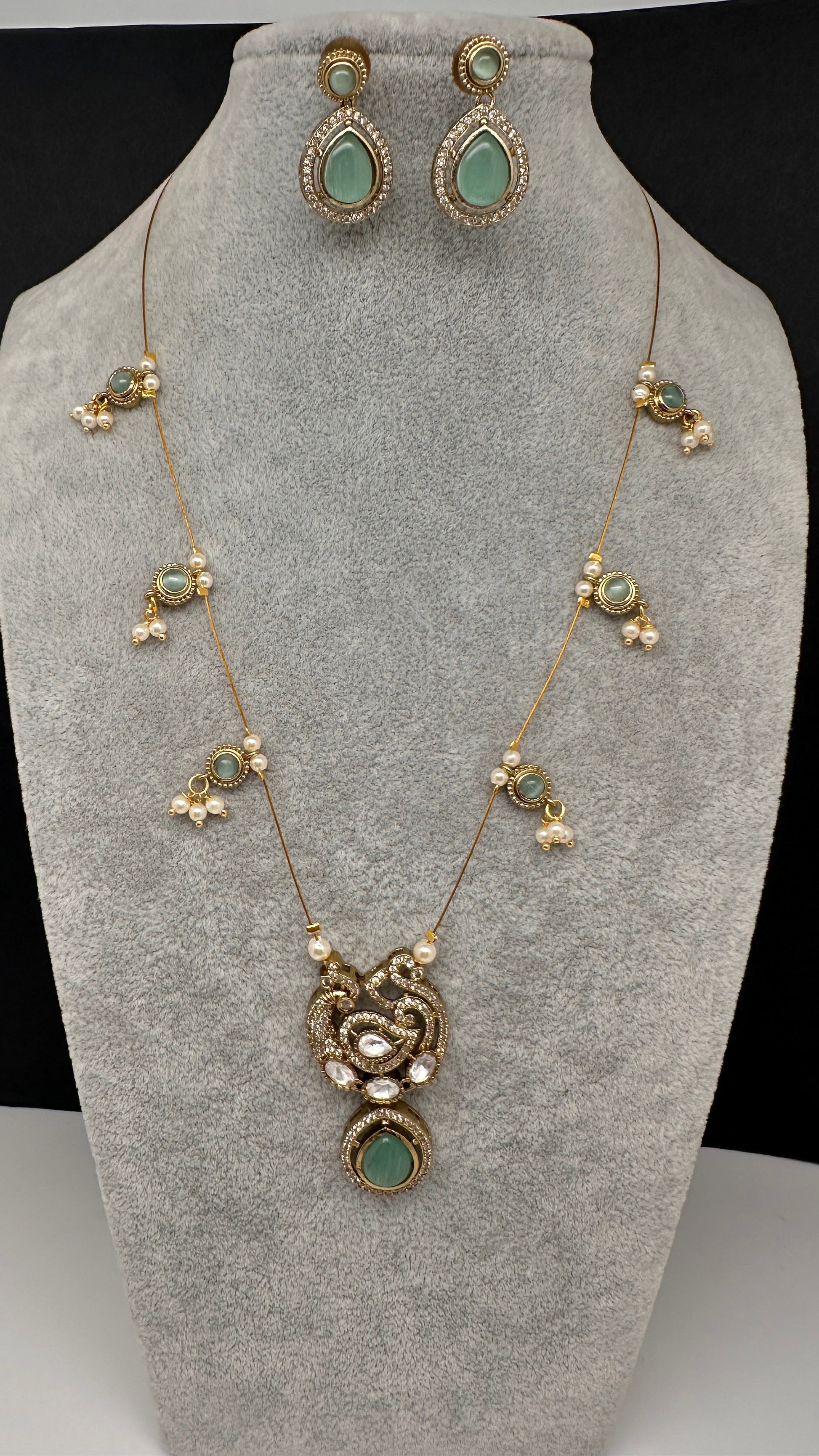 CZ Victorian Dainty Invisible Short Necklace - MintGreen