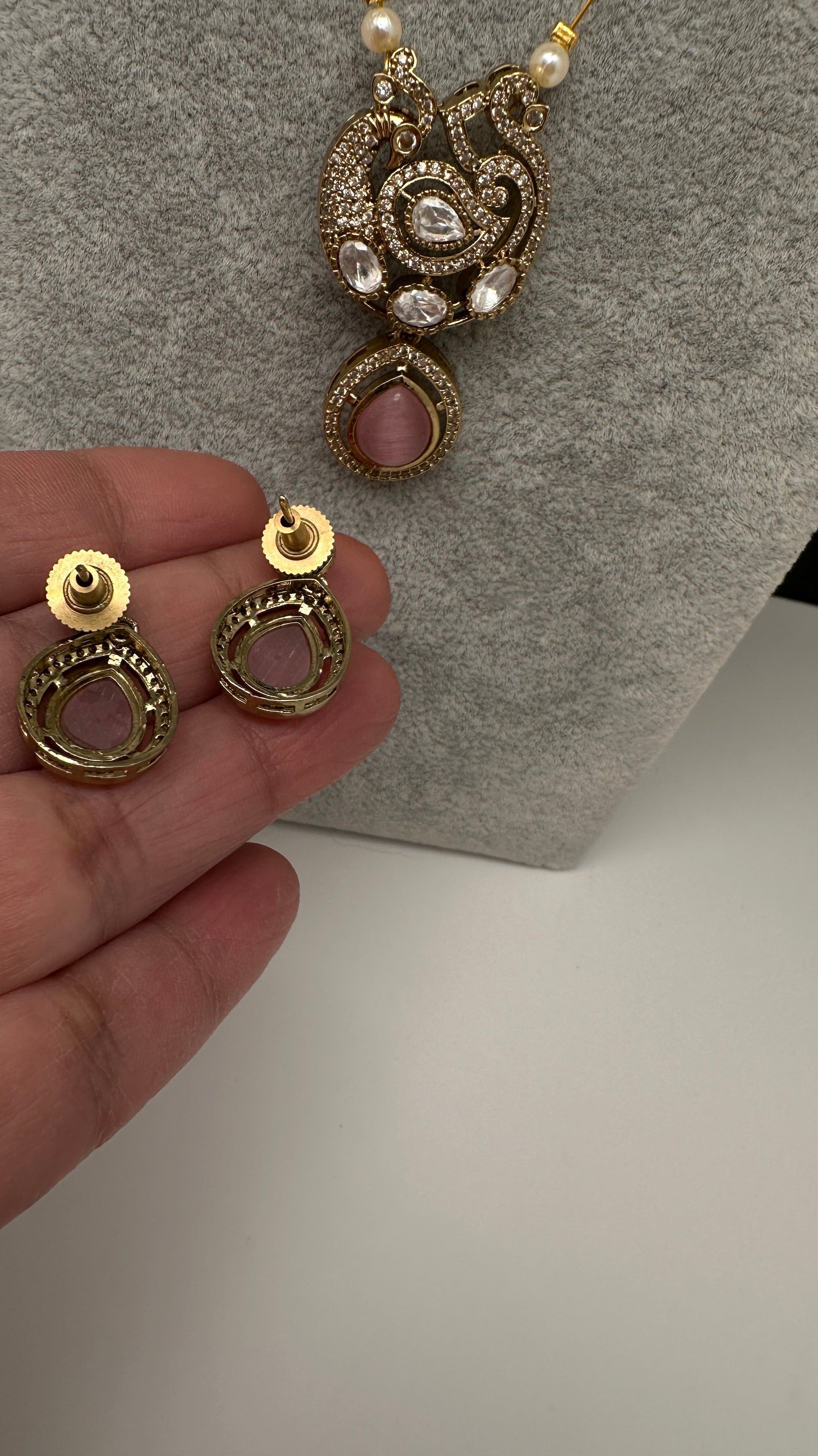 CZ Victorian Dainty Invisible Short Necklace - Pink