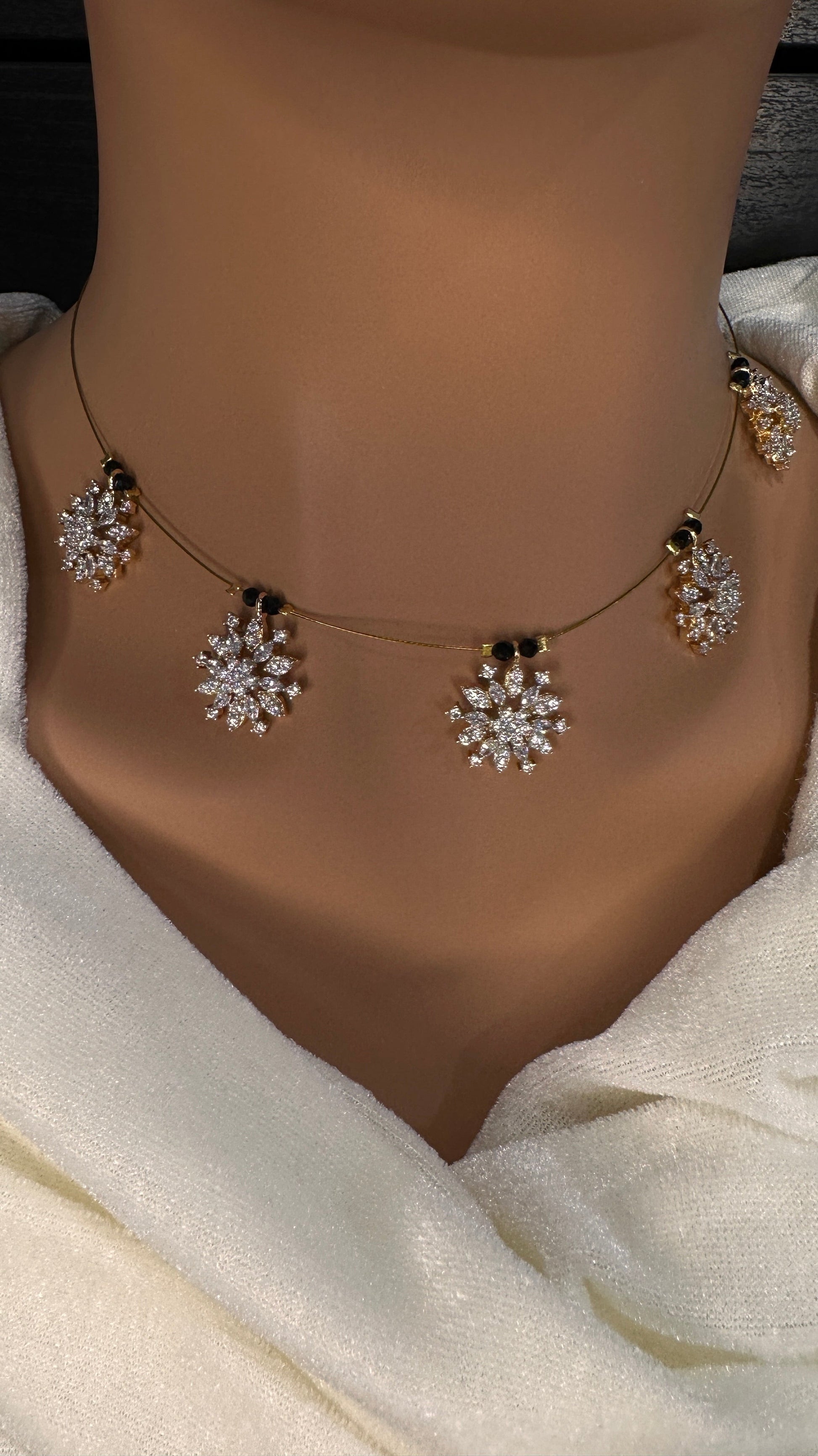 AD Dainty Invisible Short Necklace - 