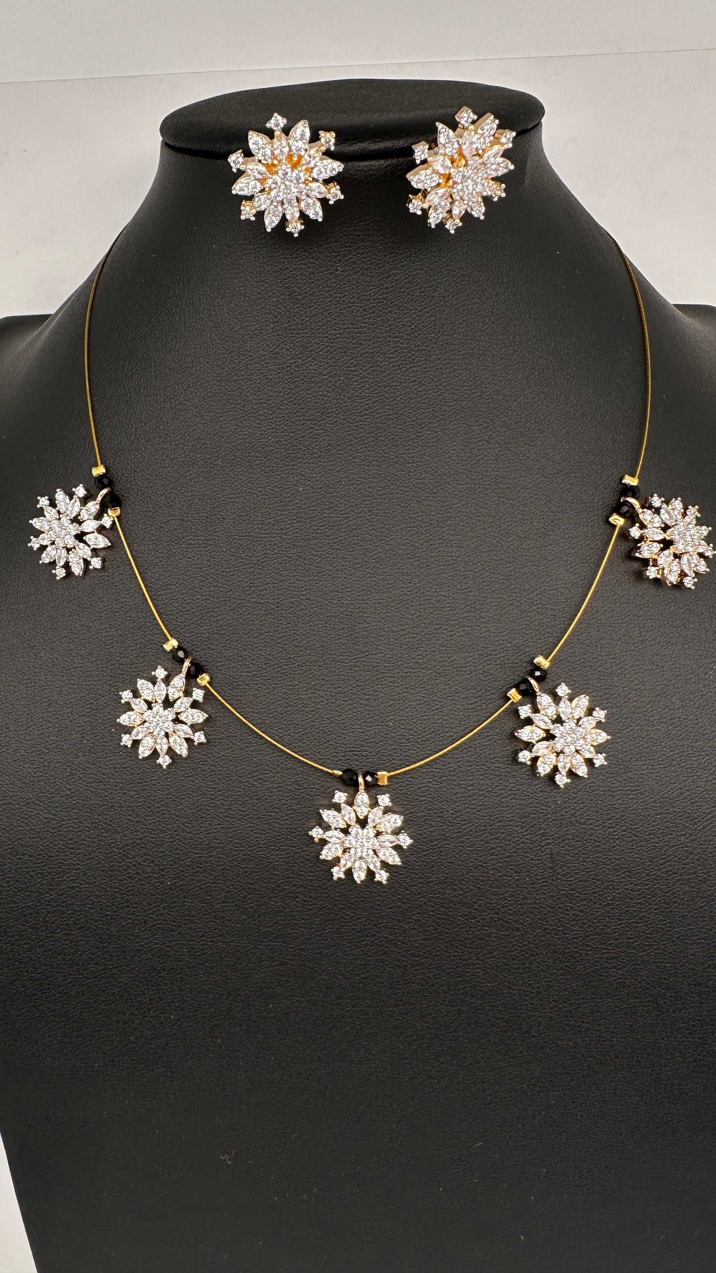 AD Dainty Invisible Short Necklace - 