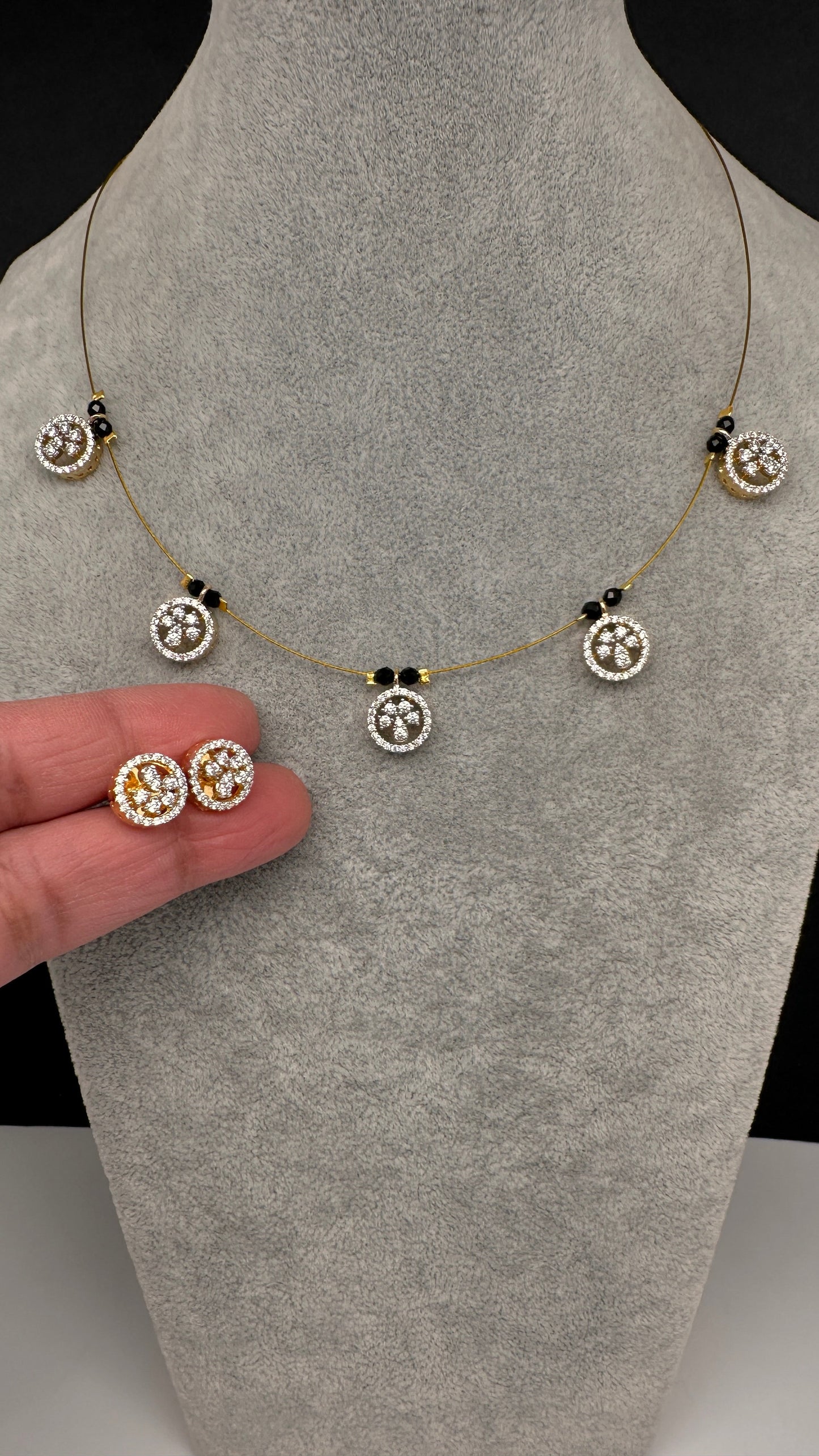 AD Dainty Invisible Short Necklace - 