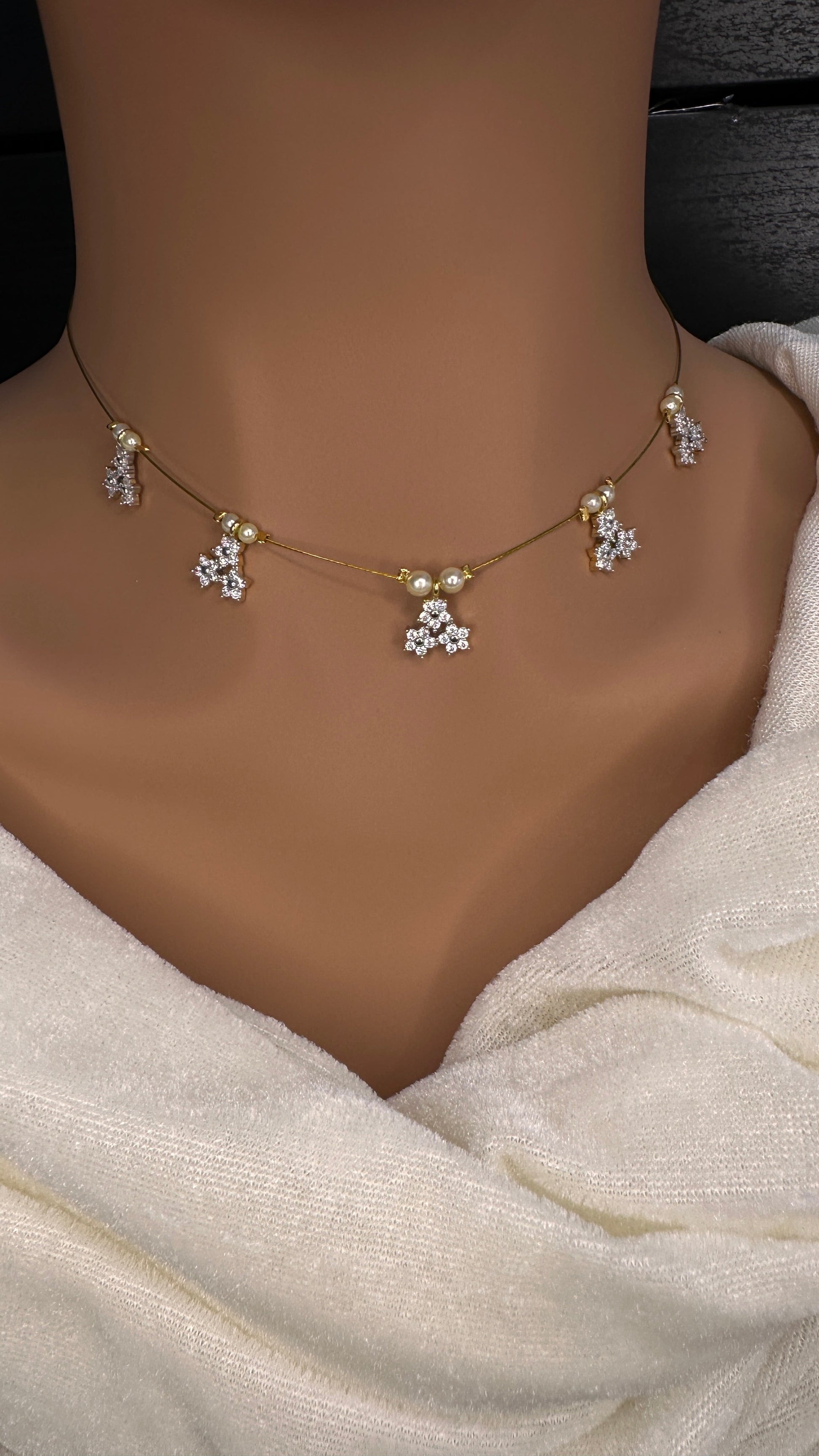 AD Dainty Invisible Short Necklace - 