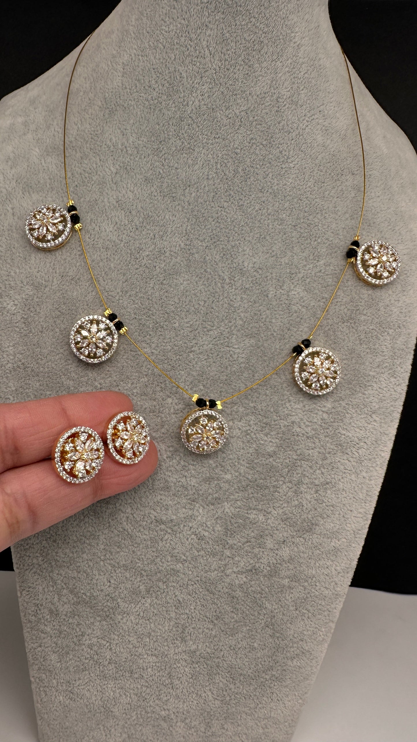 AD Dainty Invisible Short Necklace - 