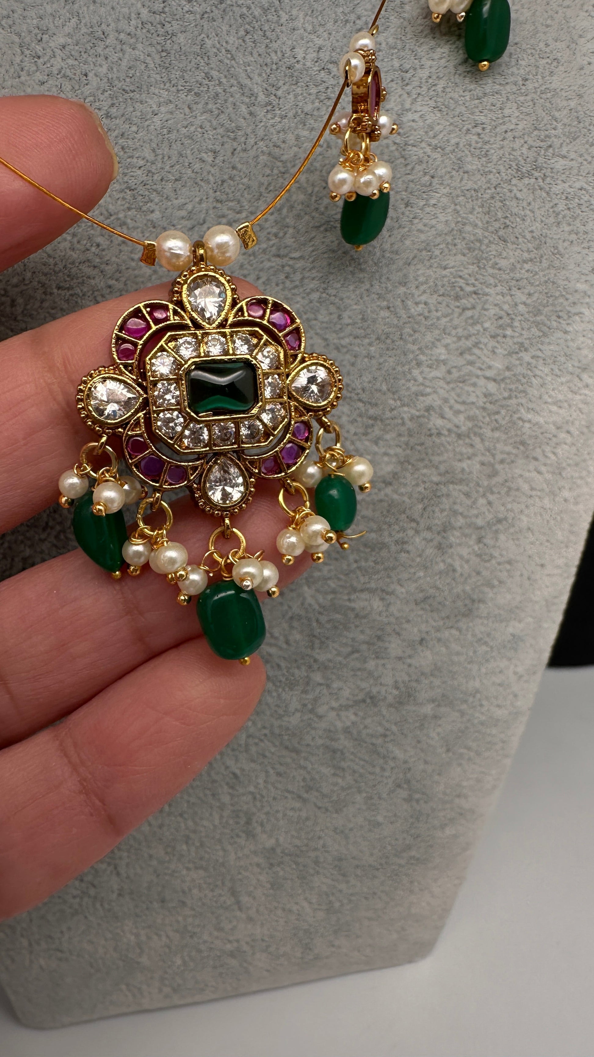 AD Dainty Invisible Short Necklace - 