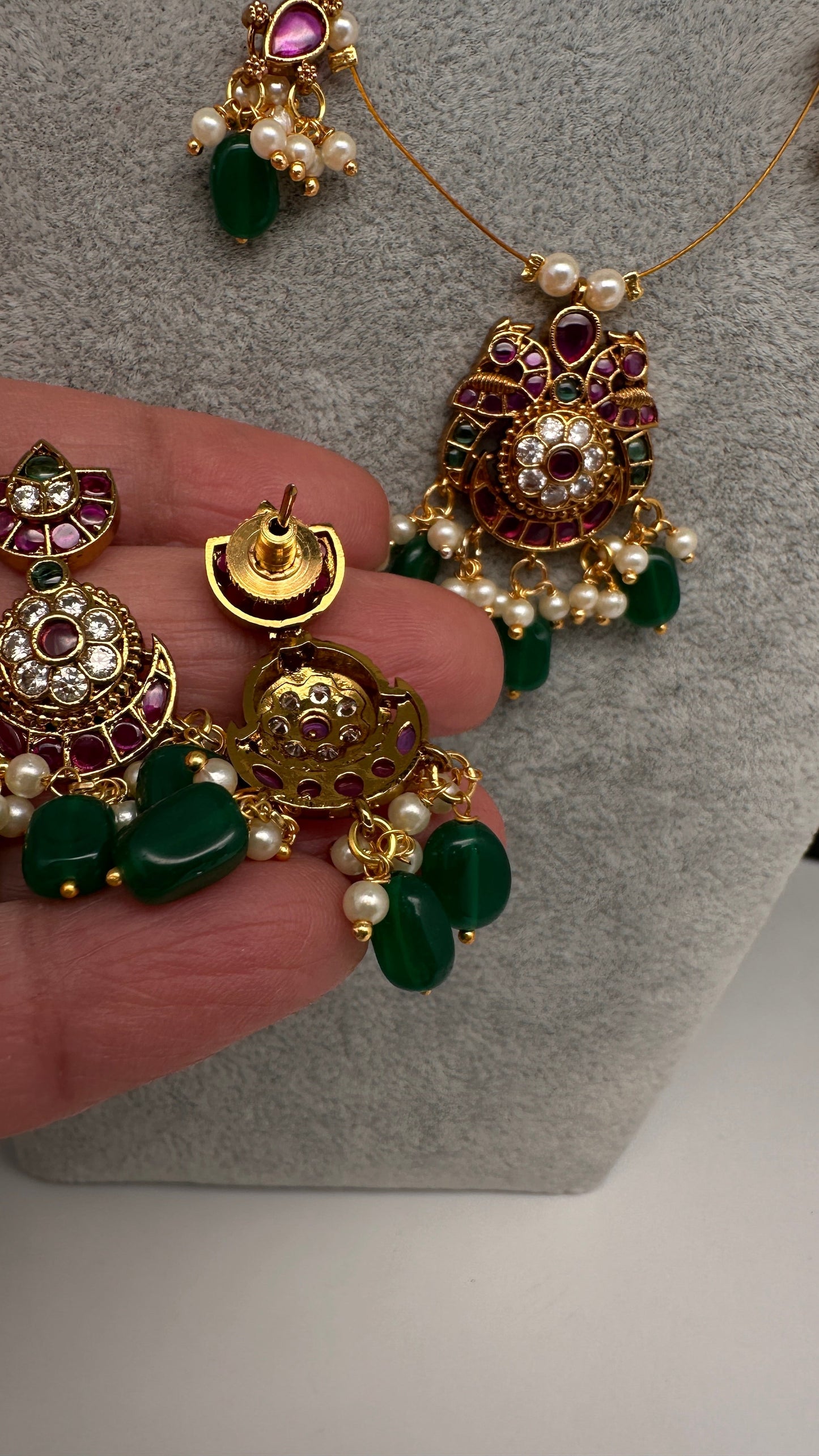 AD Dainty Invisible Short Necklace - 