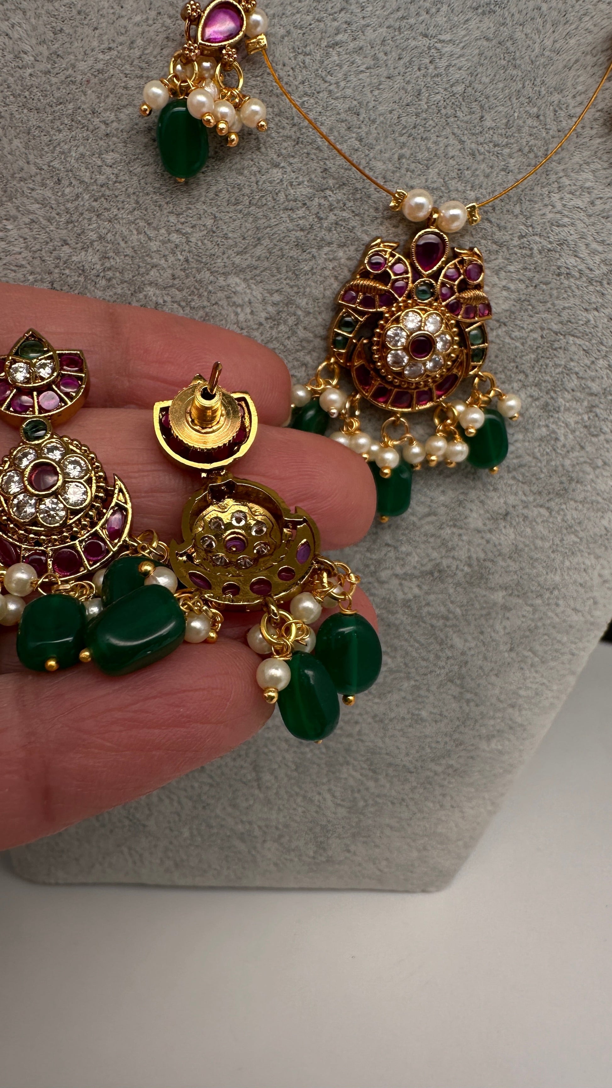 AD Dainty Invisible Short Necklace - 