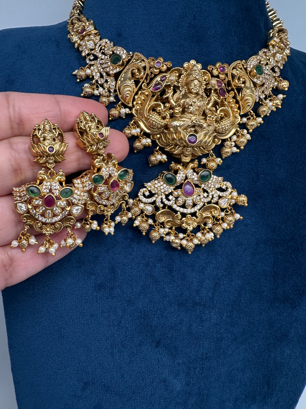 Goddess Lakshm Short Matte Necklace - 