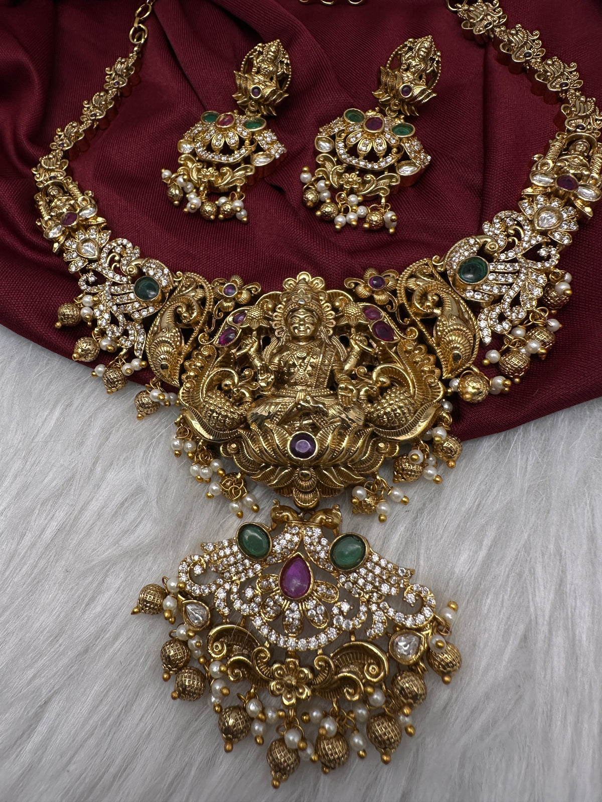 Goddess Lakshm Short Matte Necklace - 