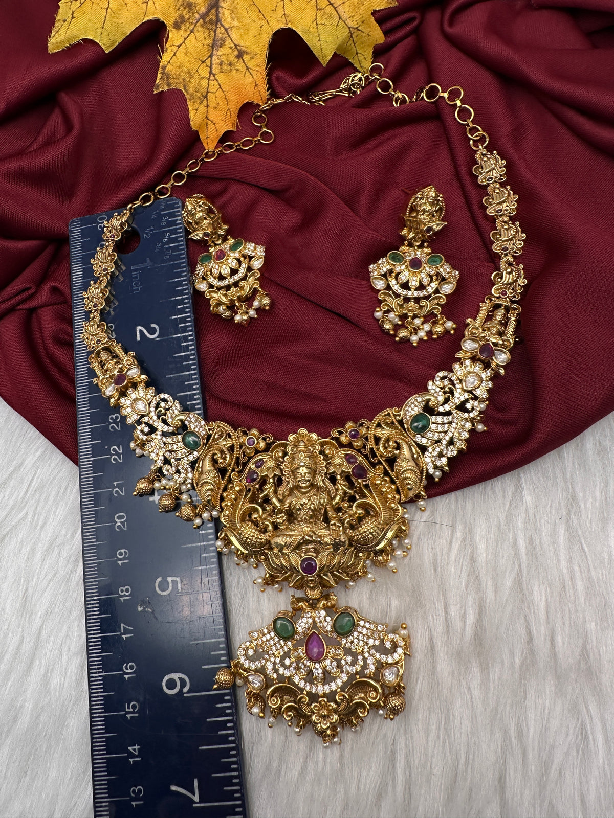 Goddess Lakshm Short Matte Necklace - 