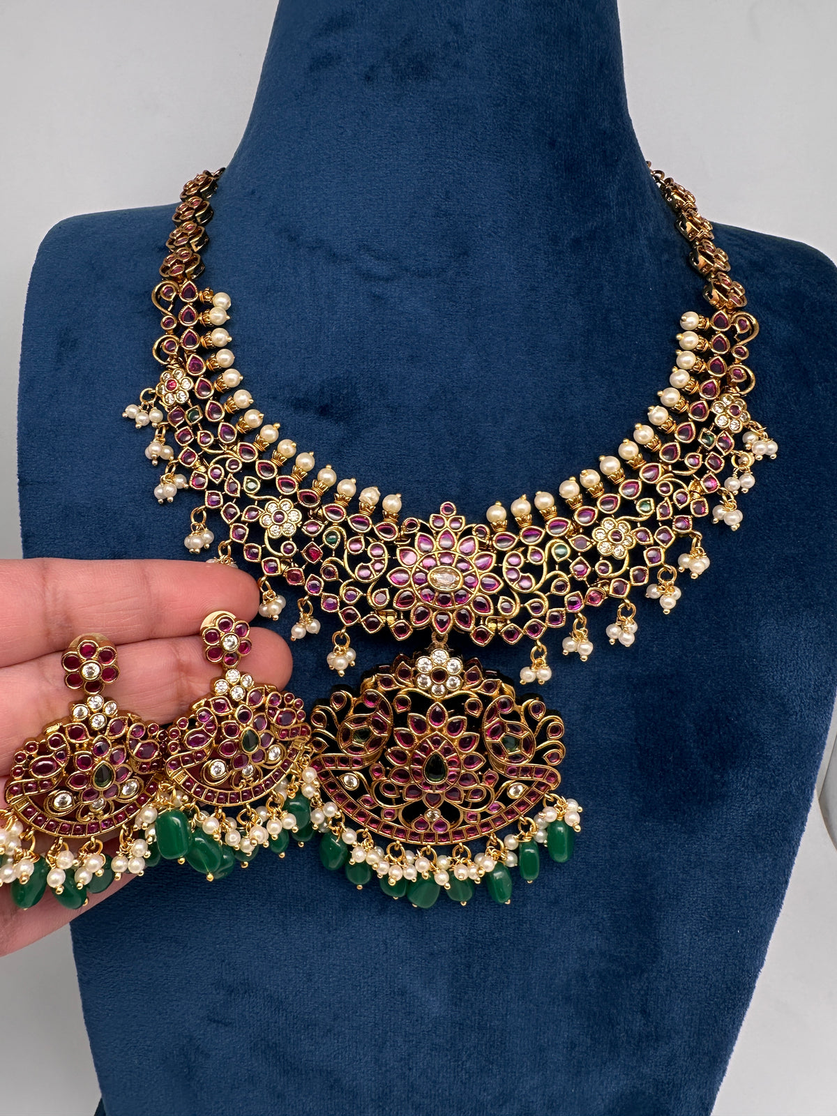 Kempu Floral Short Matte Necklace - 