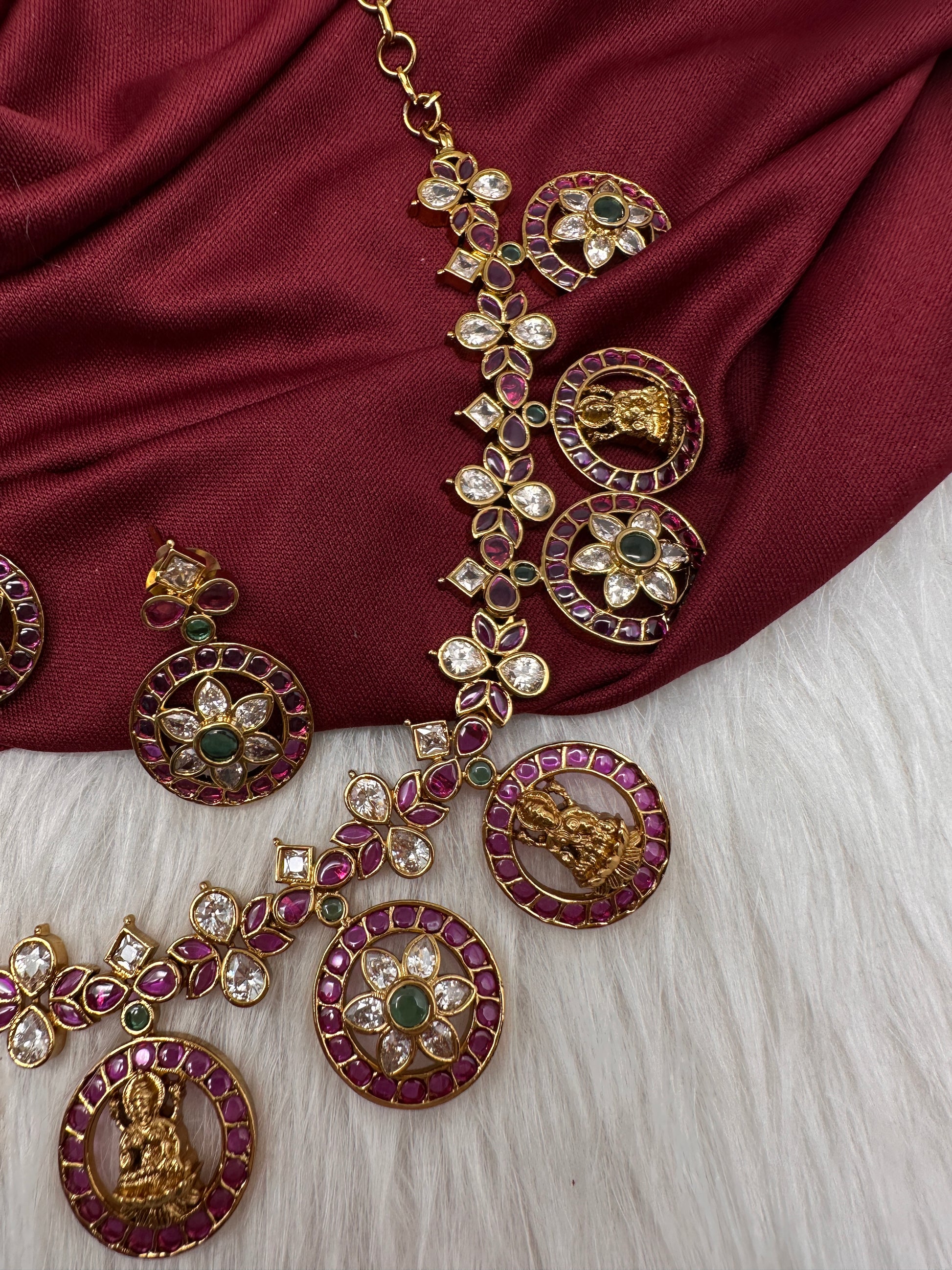 Kempu goddess Lakshmi Floral Bottu Mala Short Matte Necklace - 