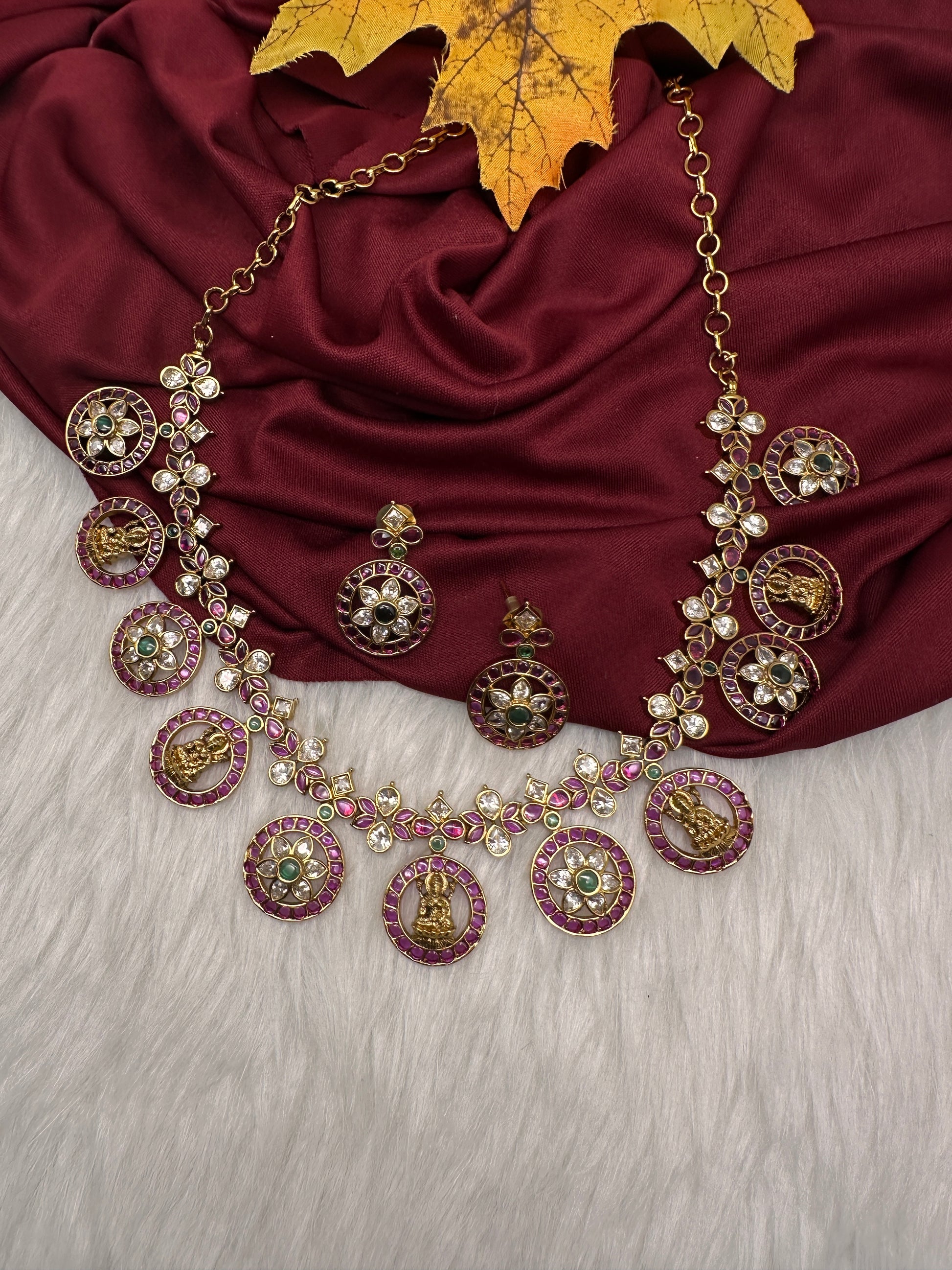Kempu goddess Lakshmi Floral Bottu Mala Short Matte Necklace - 