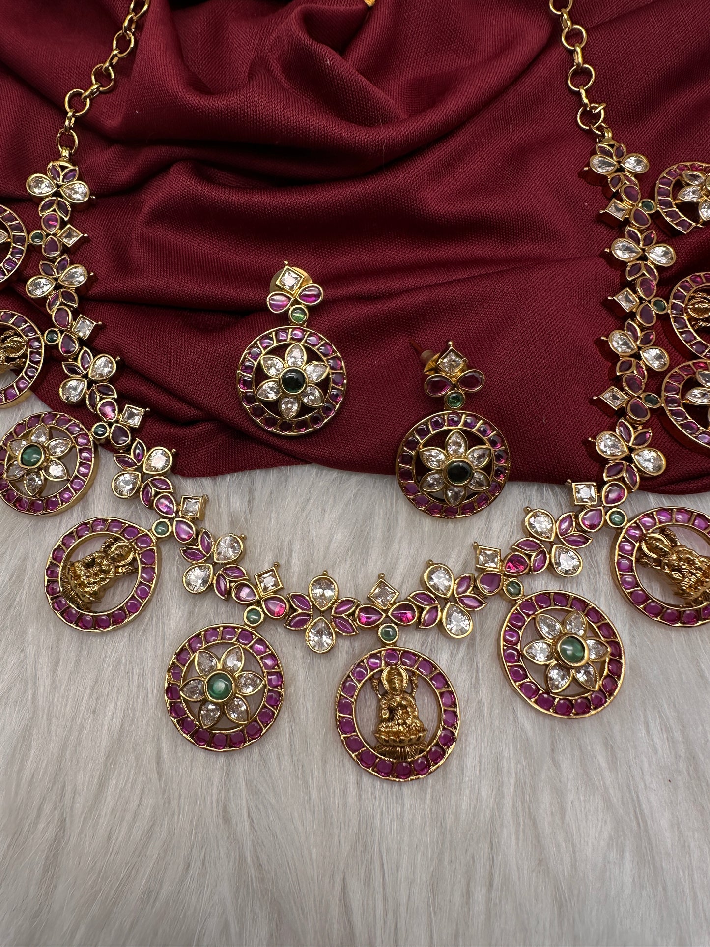 Kempu goddess Lakshmi Floral Bottu Mala Short Matte Necklace - 