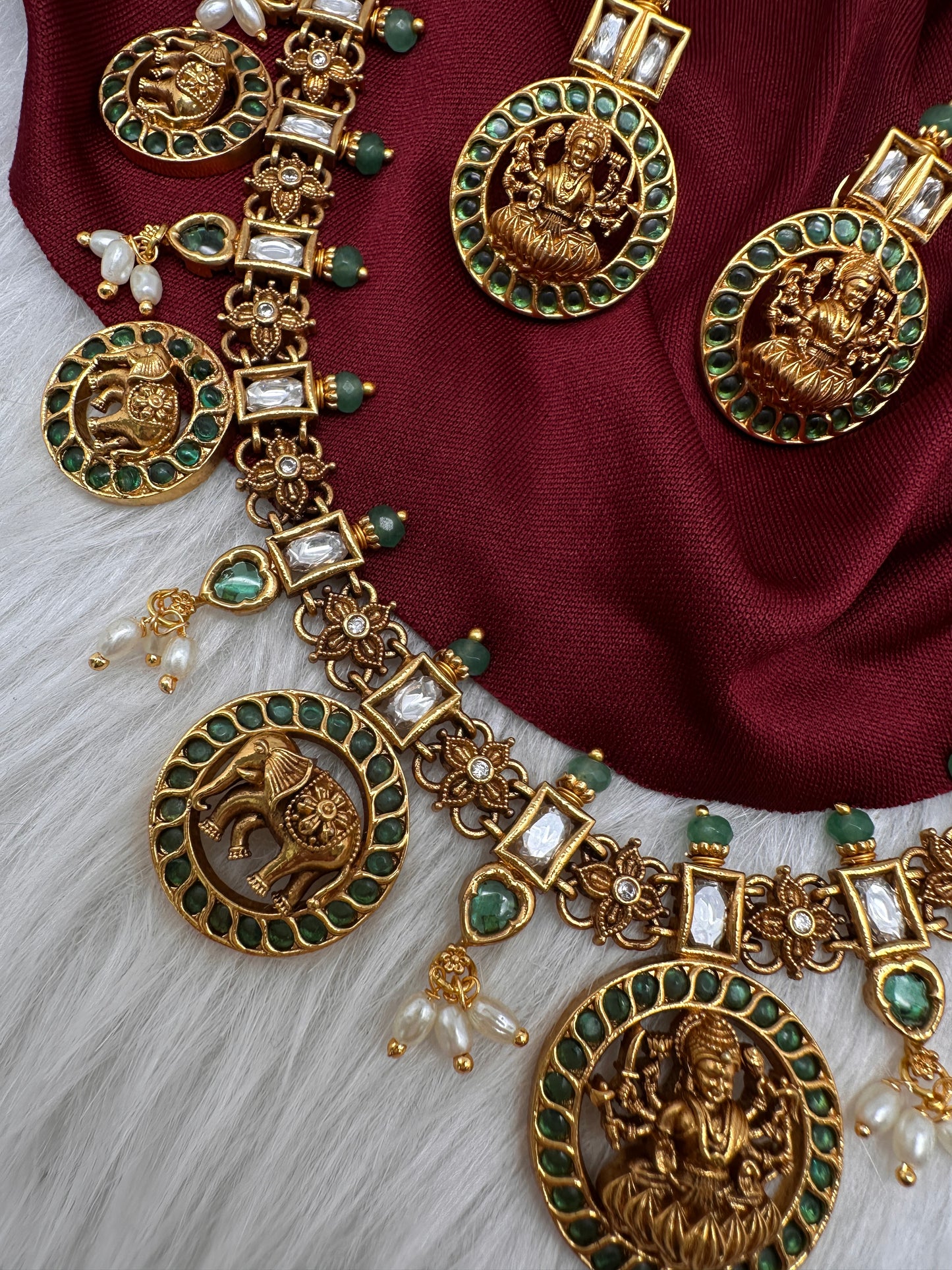 Matte Goddess Lakshmi Elephant Short Necklace - Green