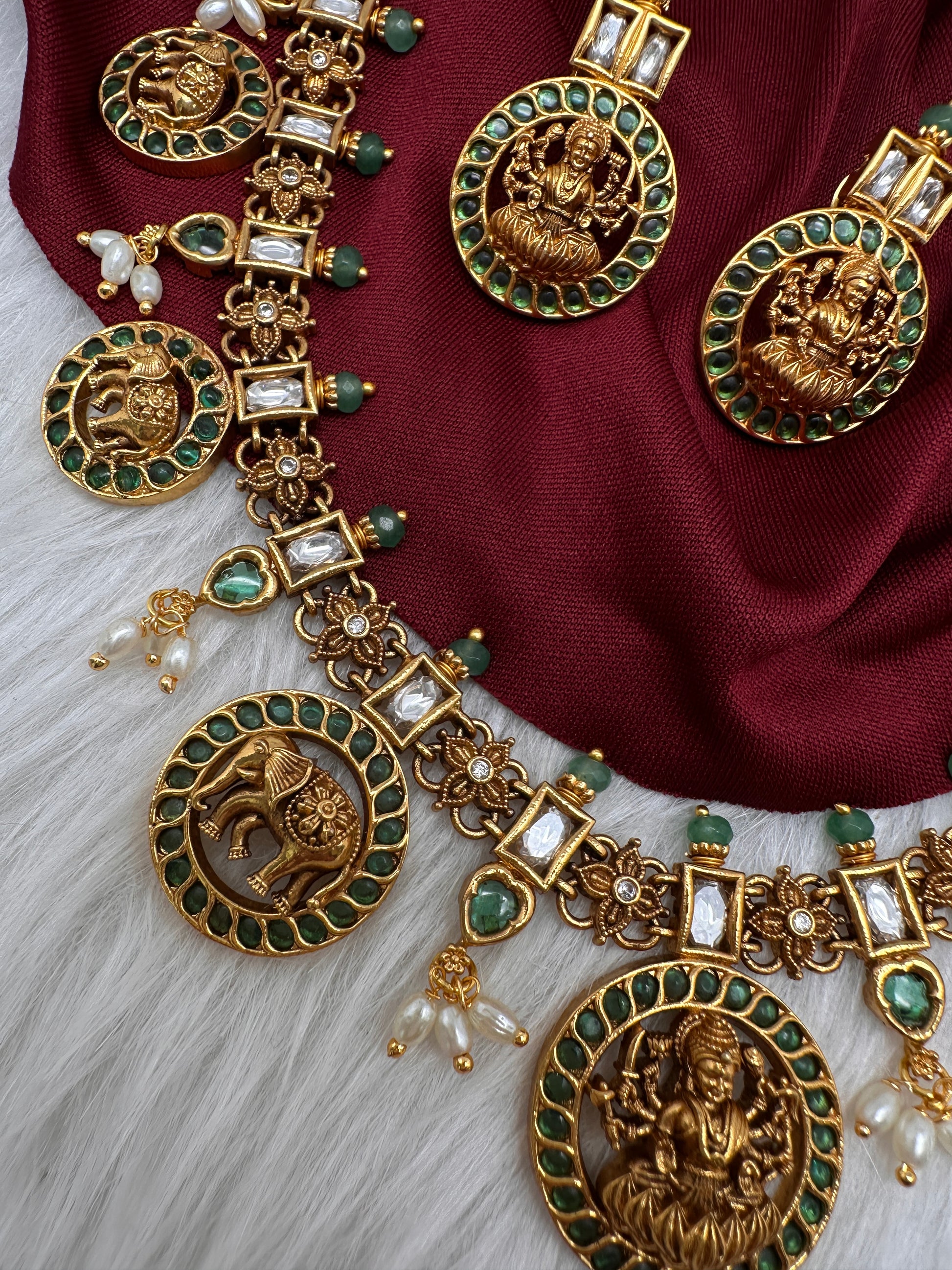 Matte Goddess Lakshmi Elephant Short Necklace - Green