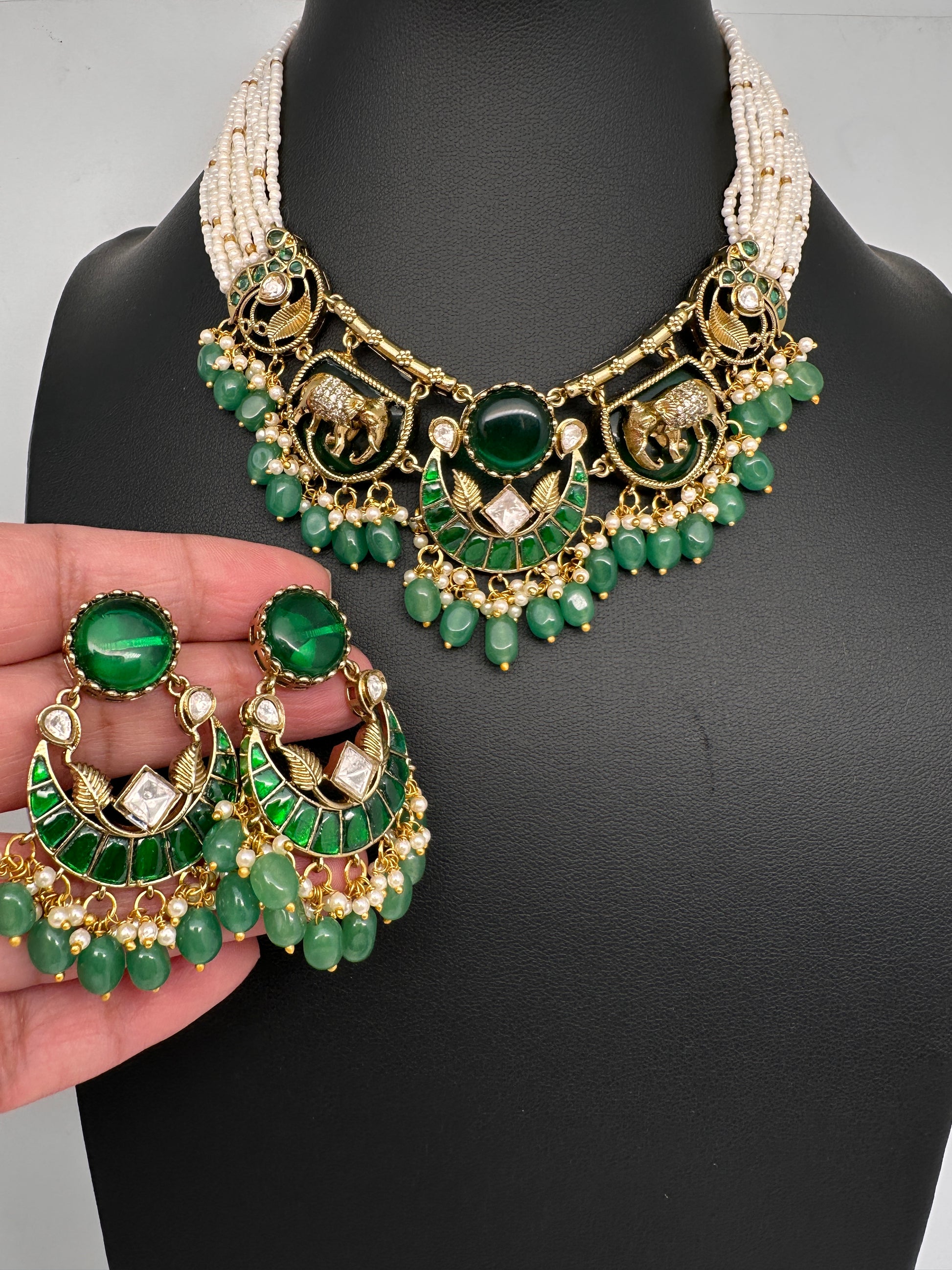 Victorian Beads Color Stone Short Necklace - Green