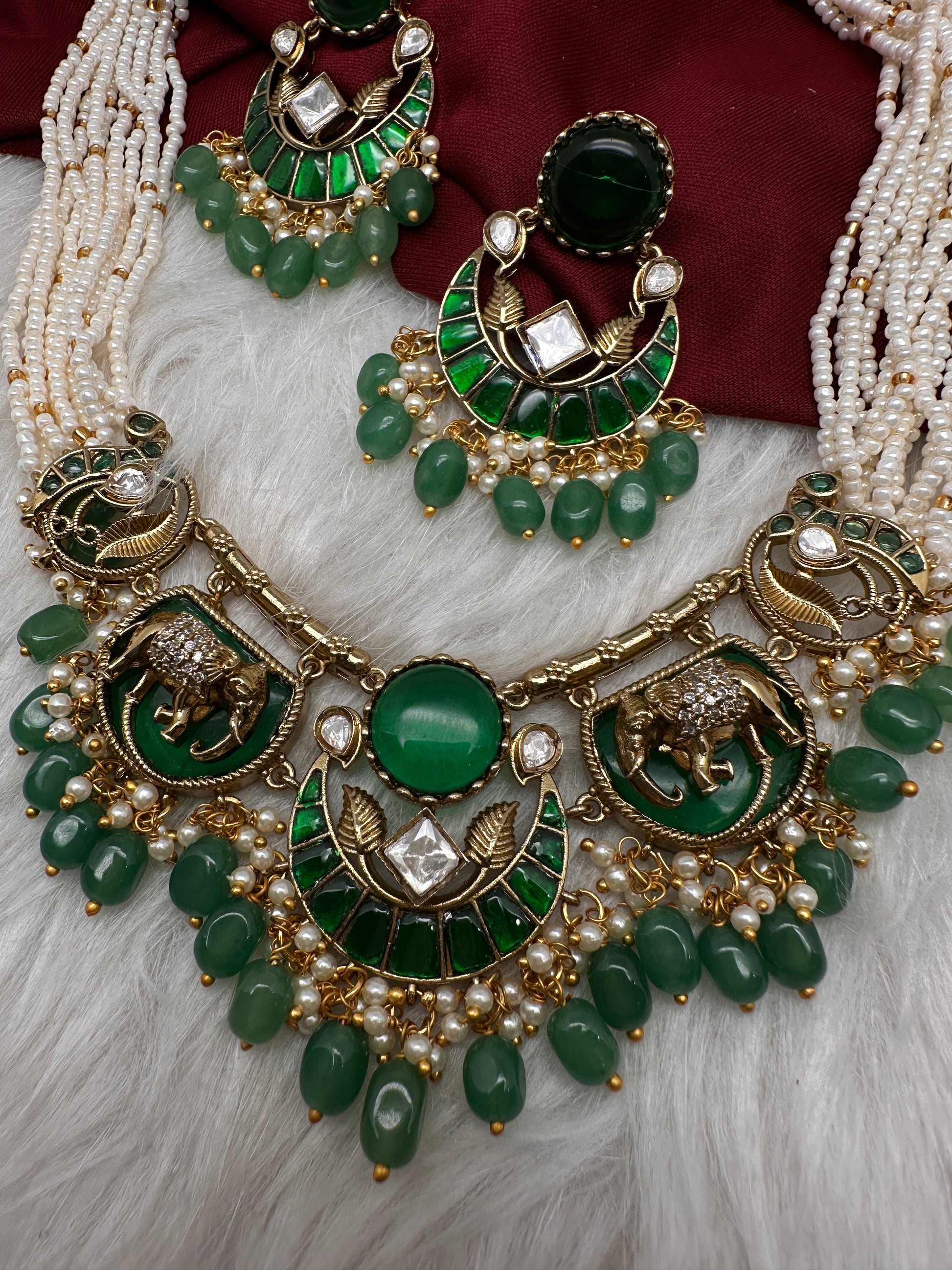 Victorian Beads Color Stone Short Necklace - Green