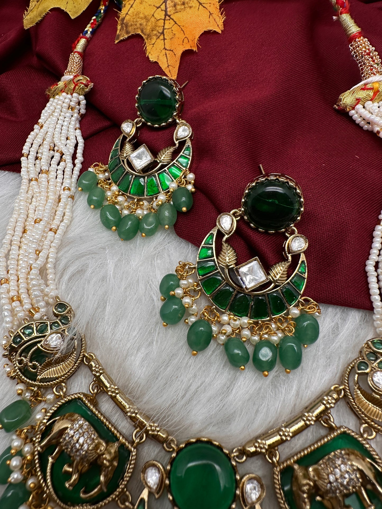 Victorian Beads Color Stone Short Necklace - Green