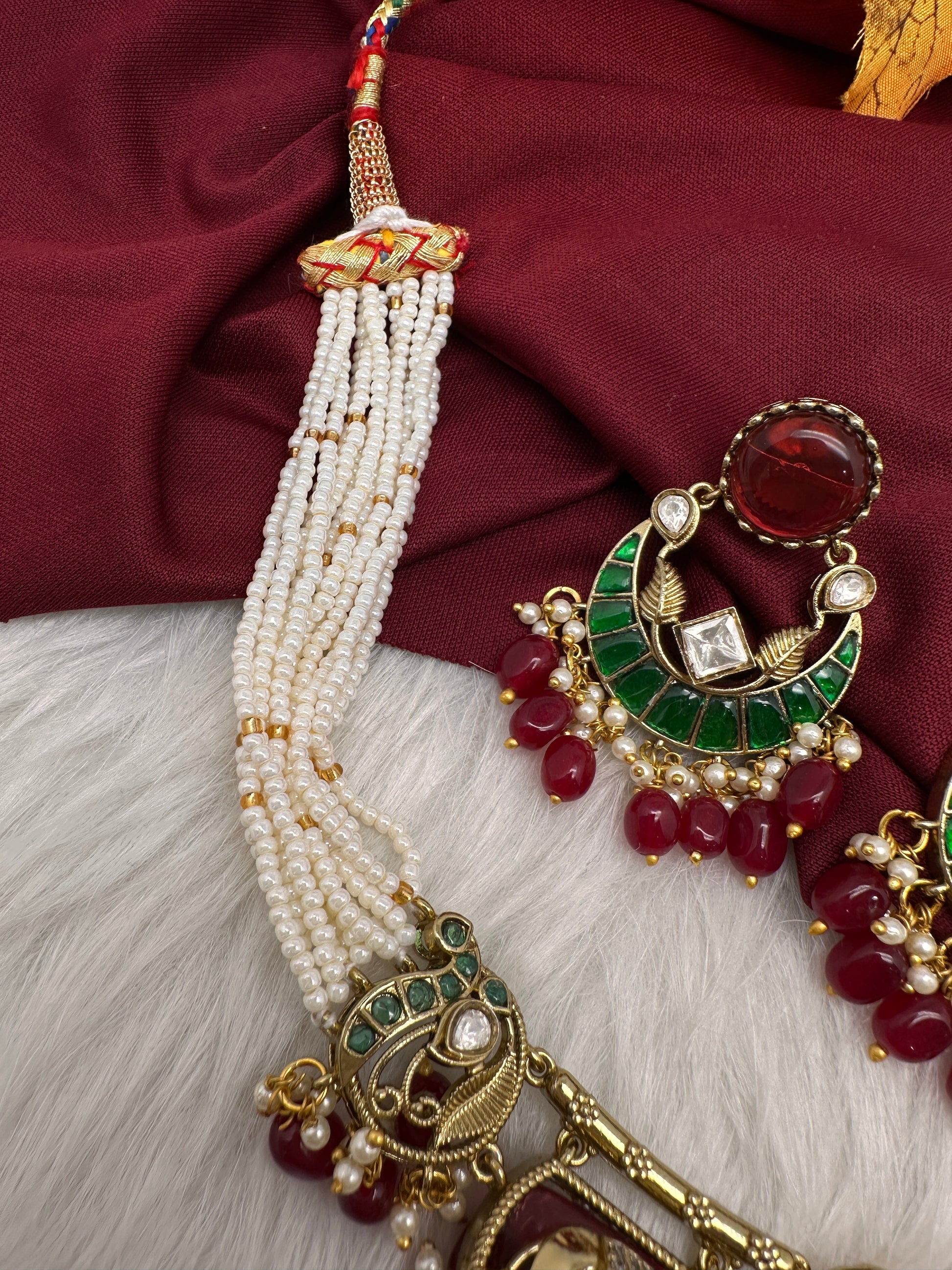 Victorian Beads Color Stone Short Necklace - Red