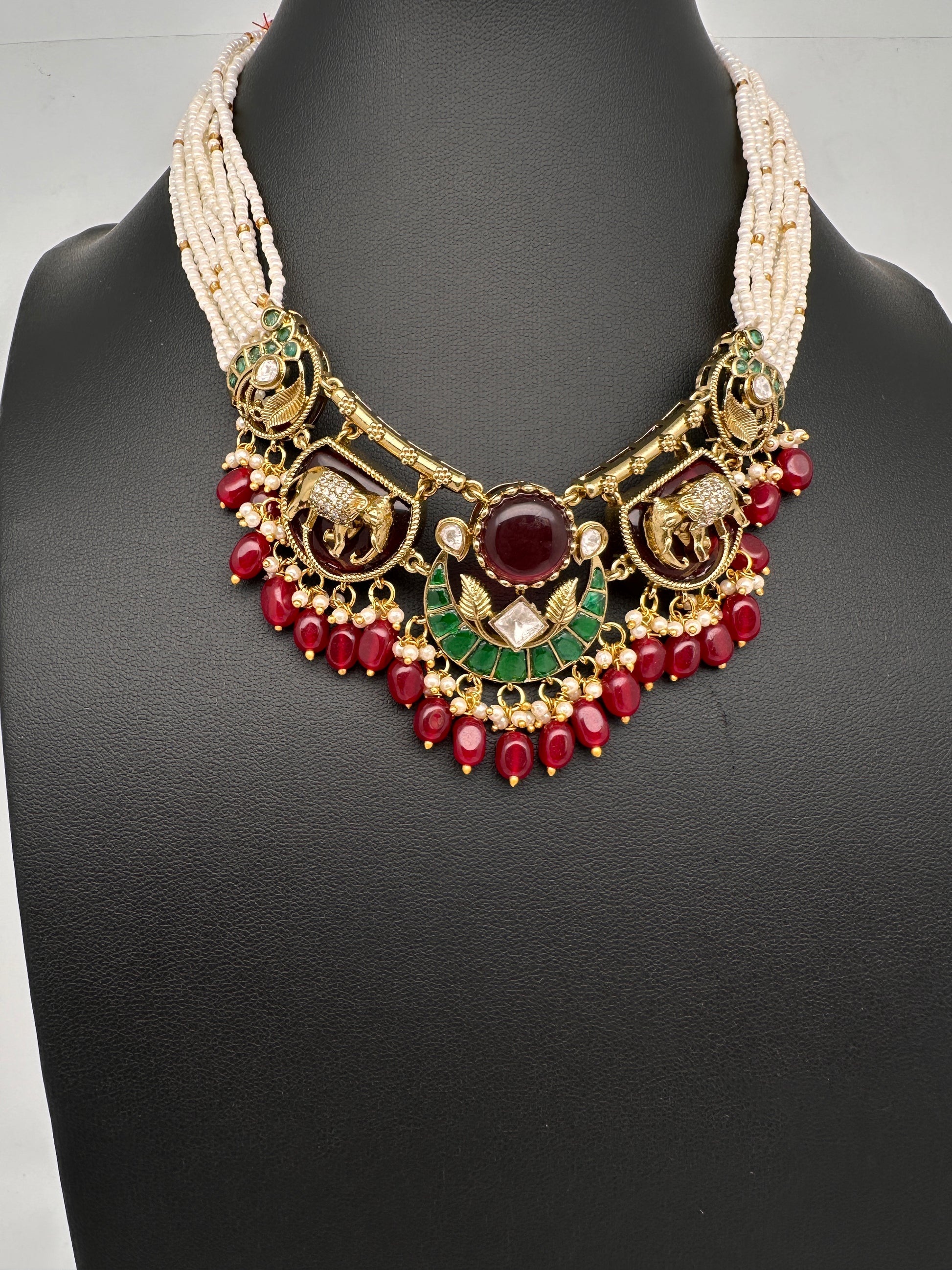 Victorian Beads Color Stone Short Necklace - Red
