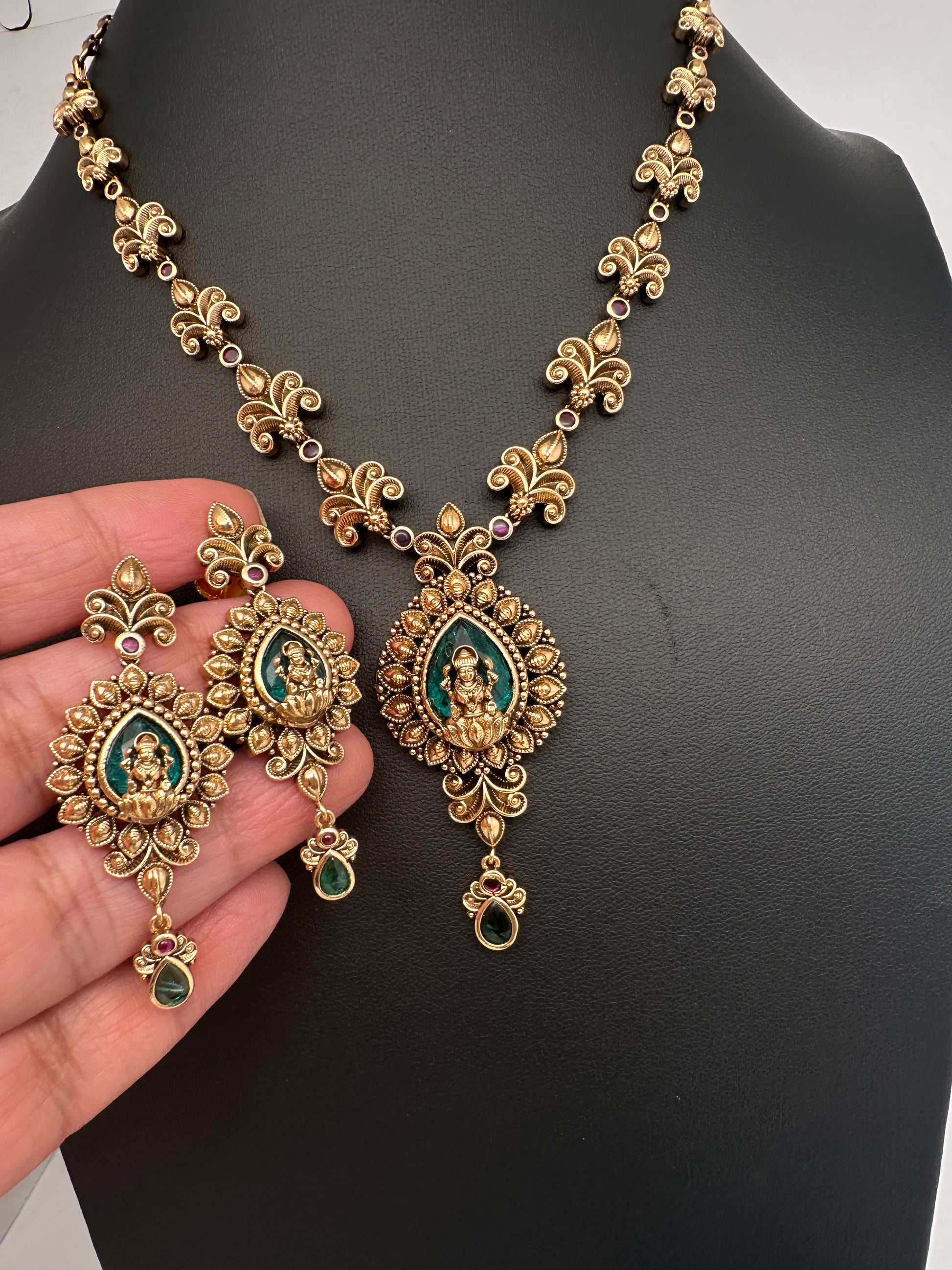 Matte Antique Goddess Lakshmi Short Necklace - 